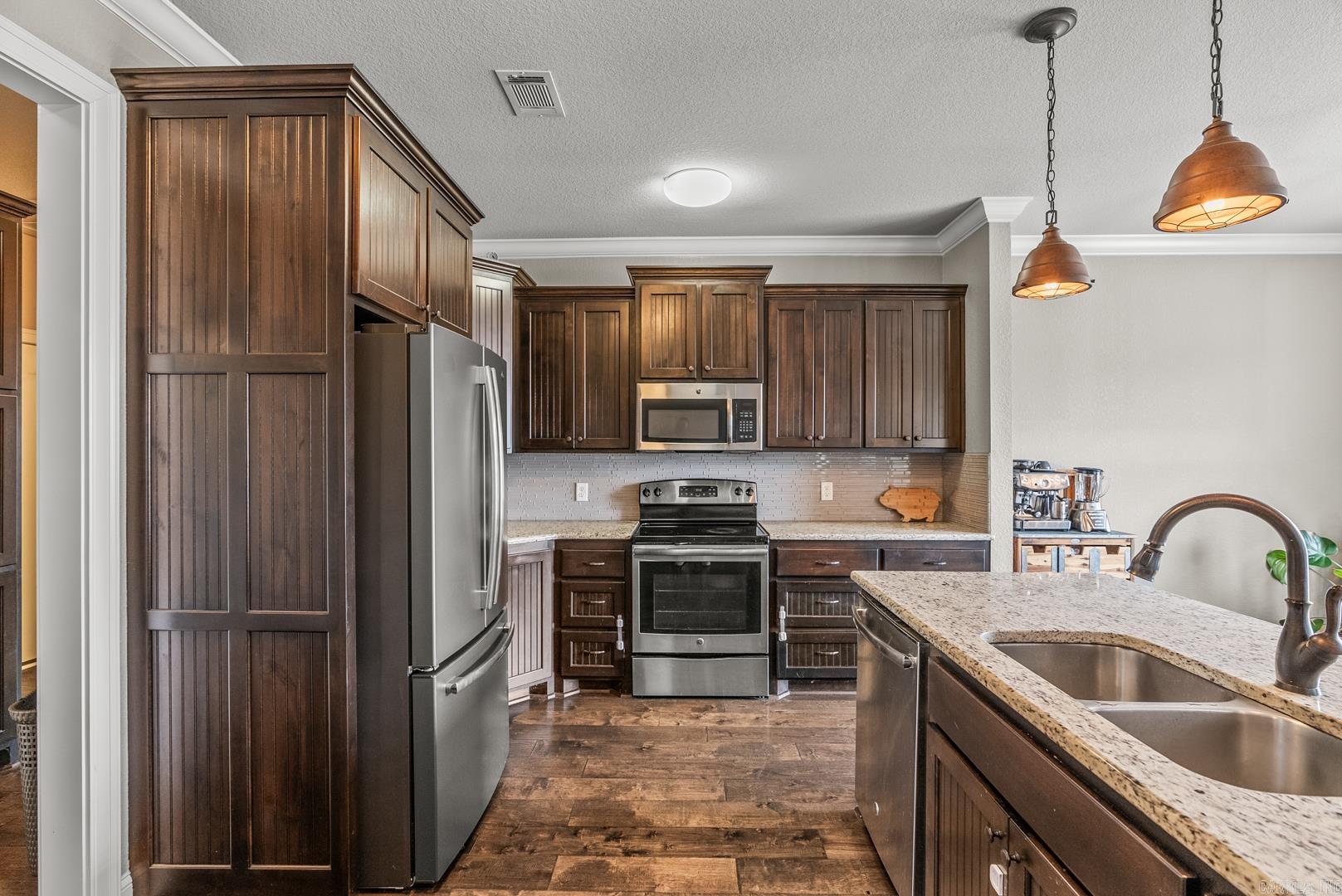 SALEM WOODS - Residential