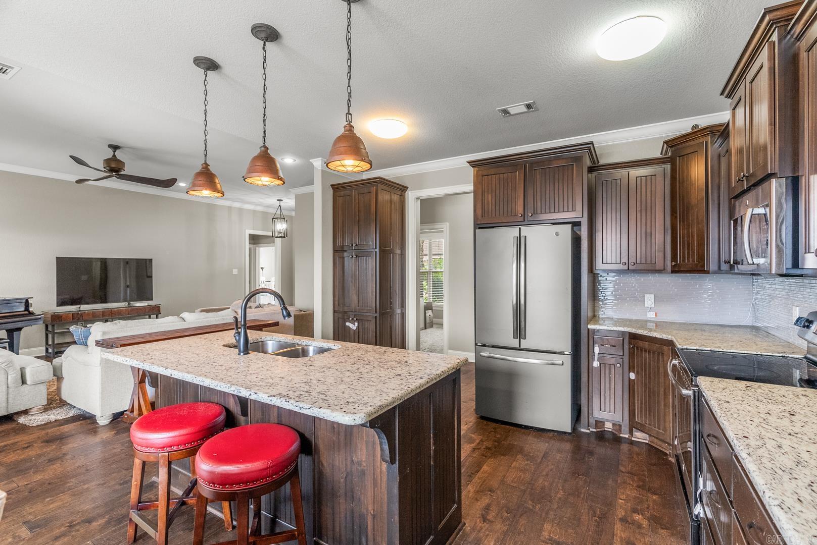 SALEM WOODS - Residential