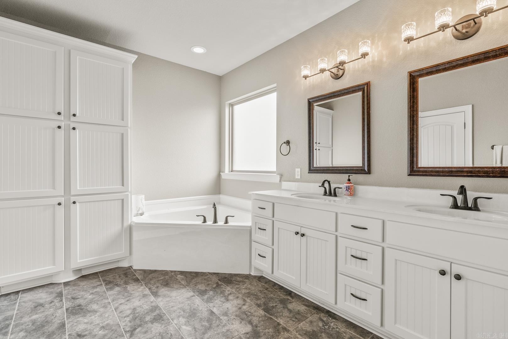 SALEM WOODS - Residential