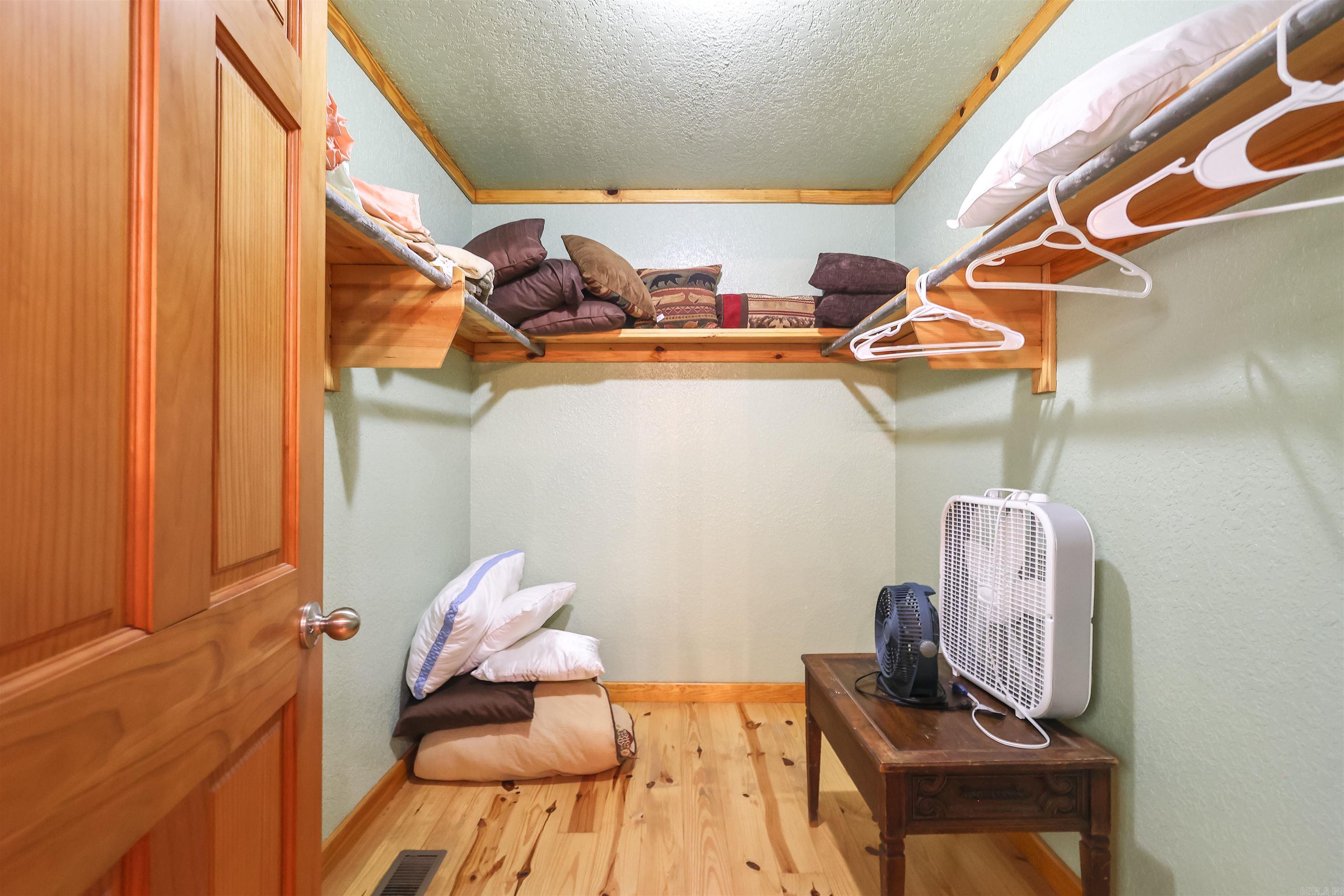 WOODLAND SPRINGS - Residential