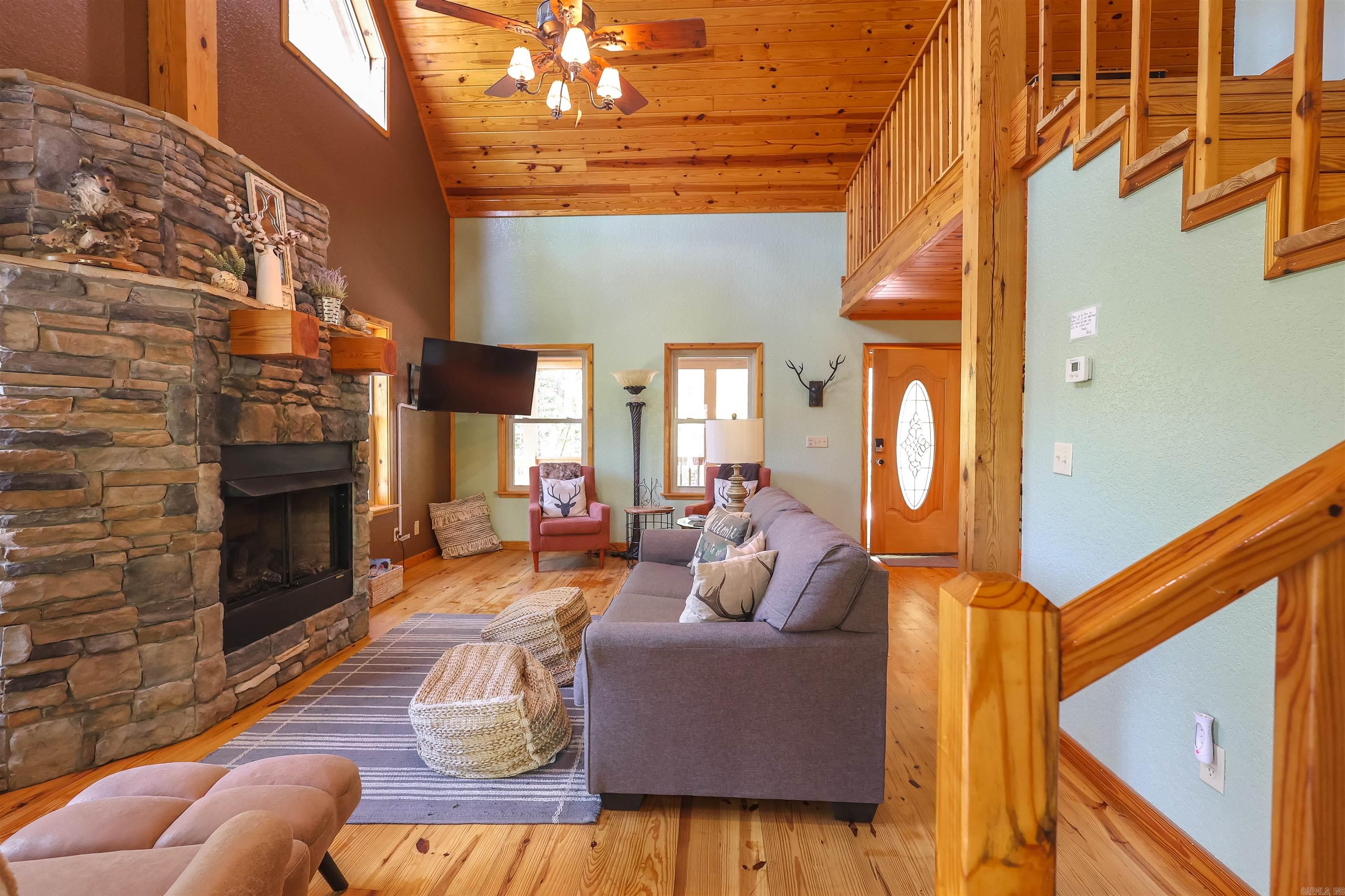 WOODLAND SPRINGS - Residential