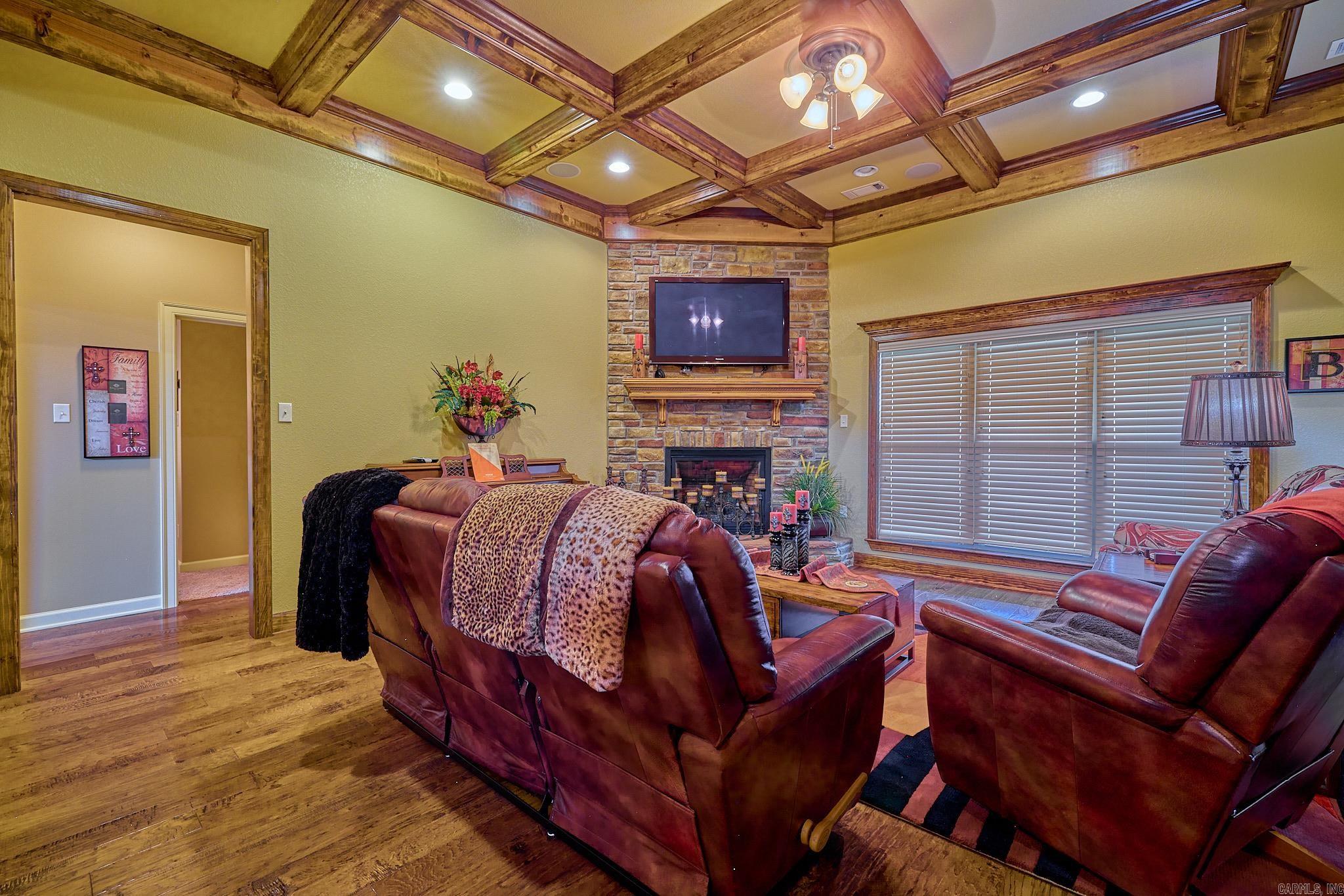 HURRICANE MEADOWS - Residential