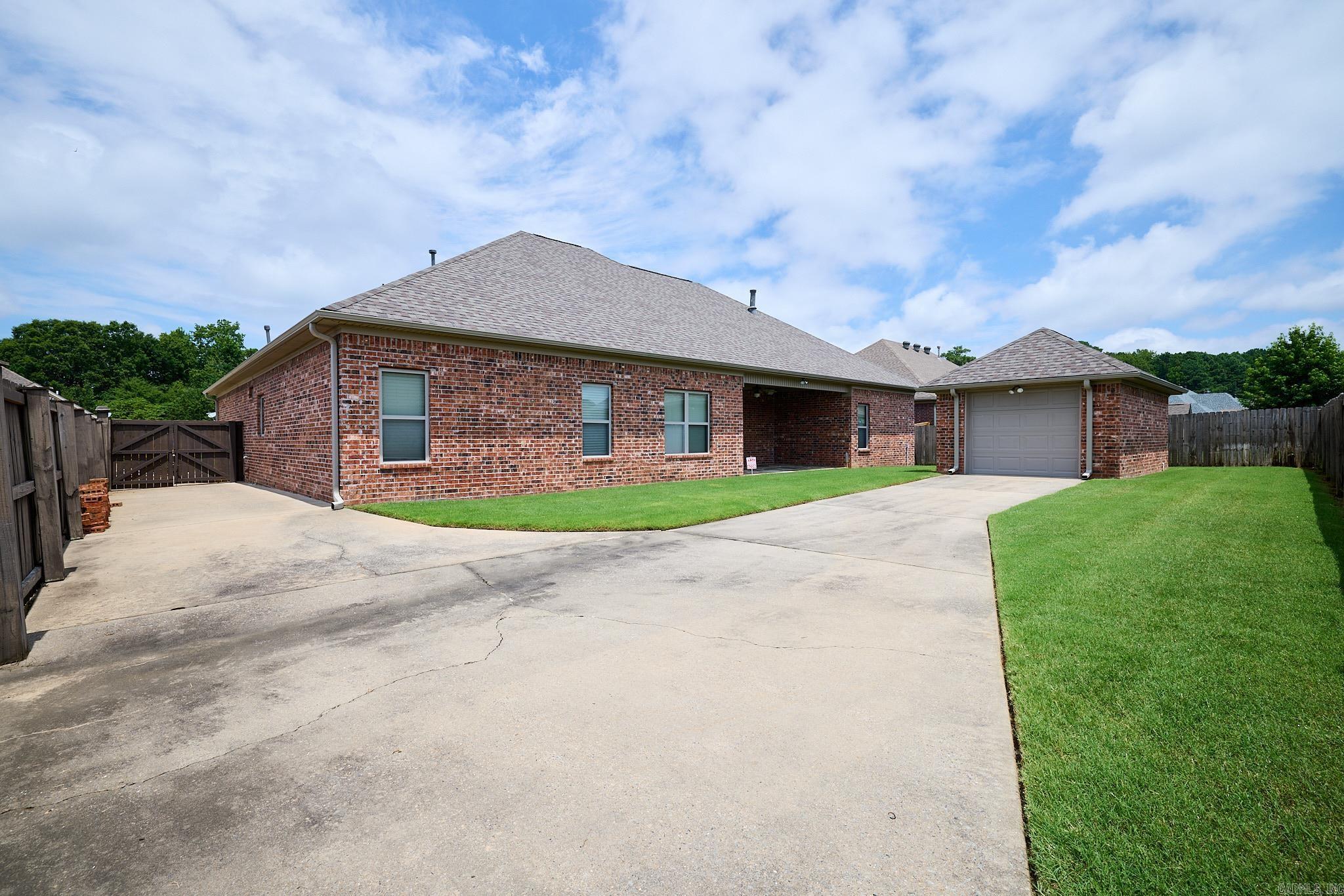 HURRICANE MEADOWS - Residential