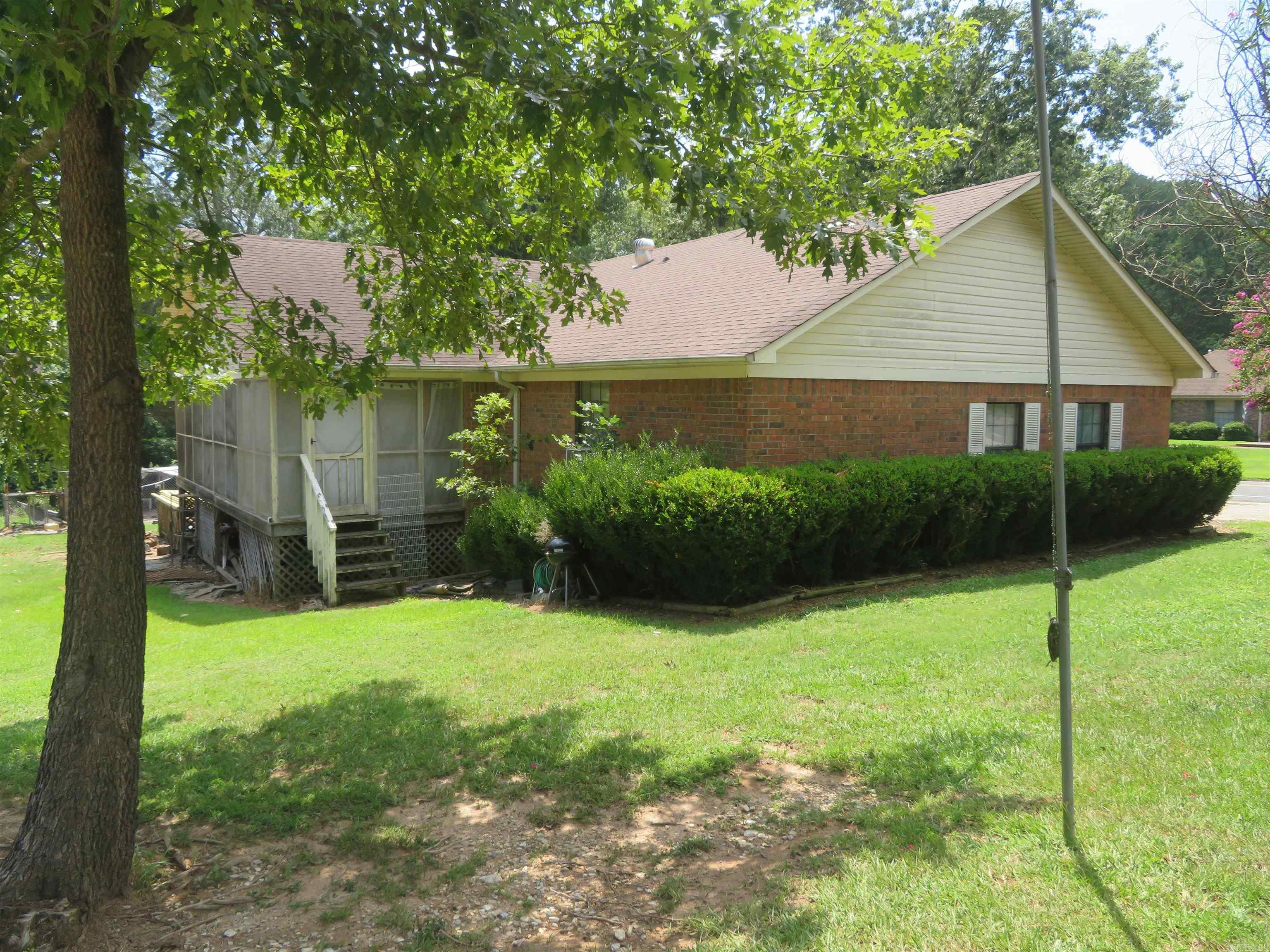 PINE HILLS PARK ADDN - Residential