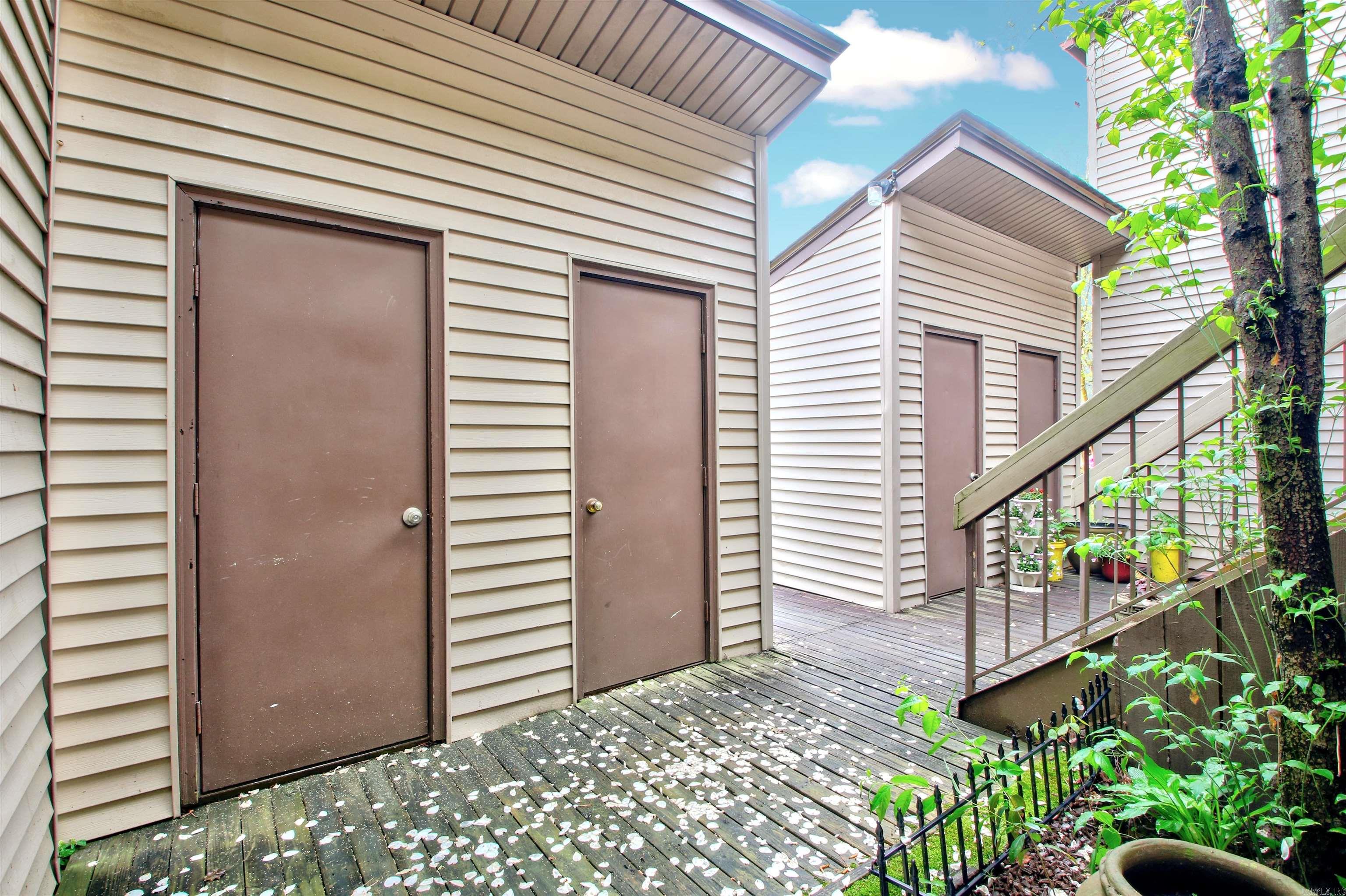 PLEASANTWOOD CONDOS - Residential