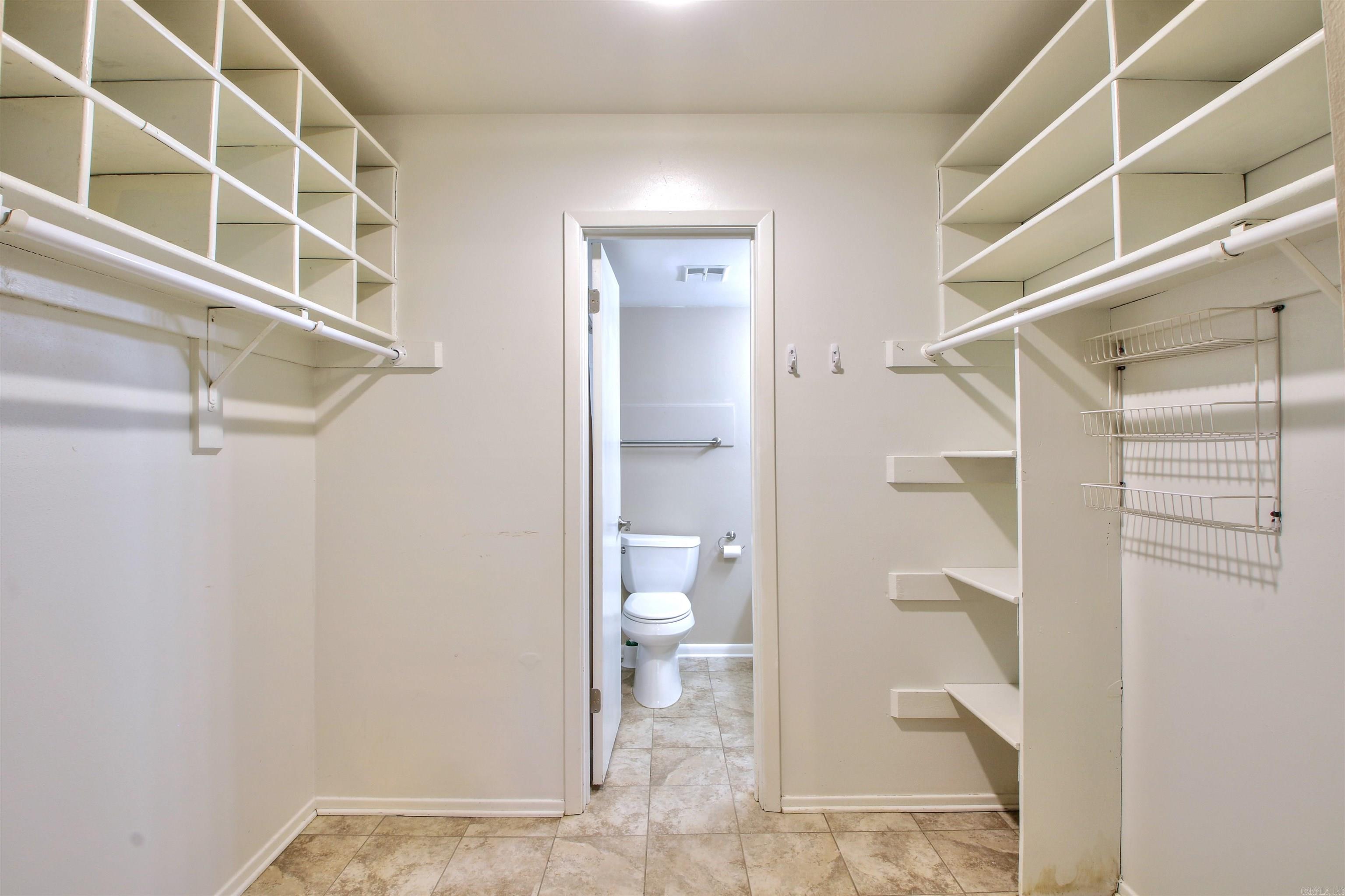 PLEASANTWOOD CONDOS - Residential