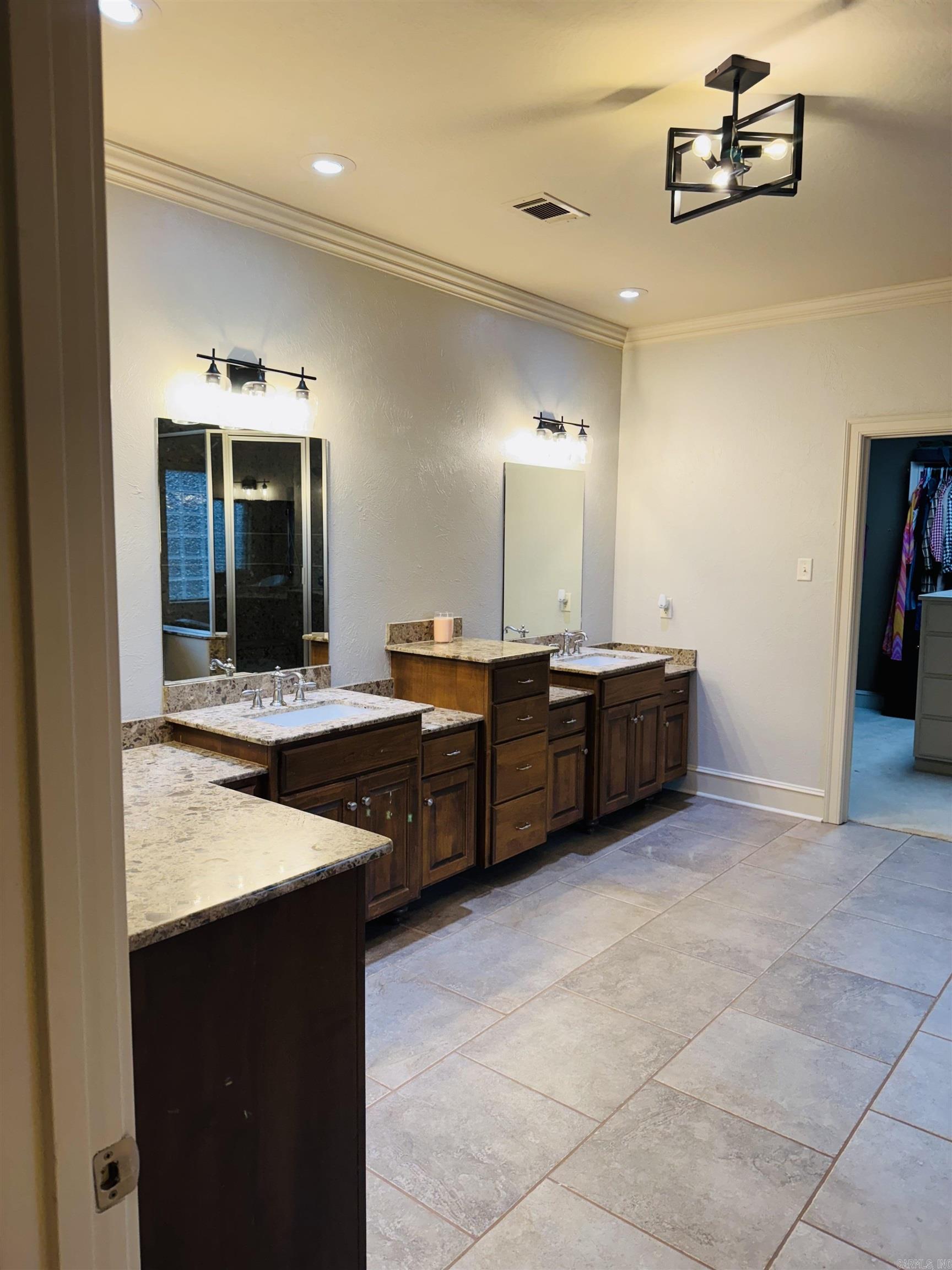 WELLINGTON - Residential