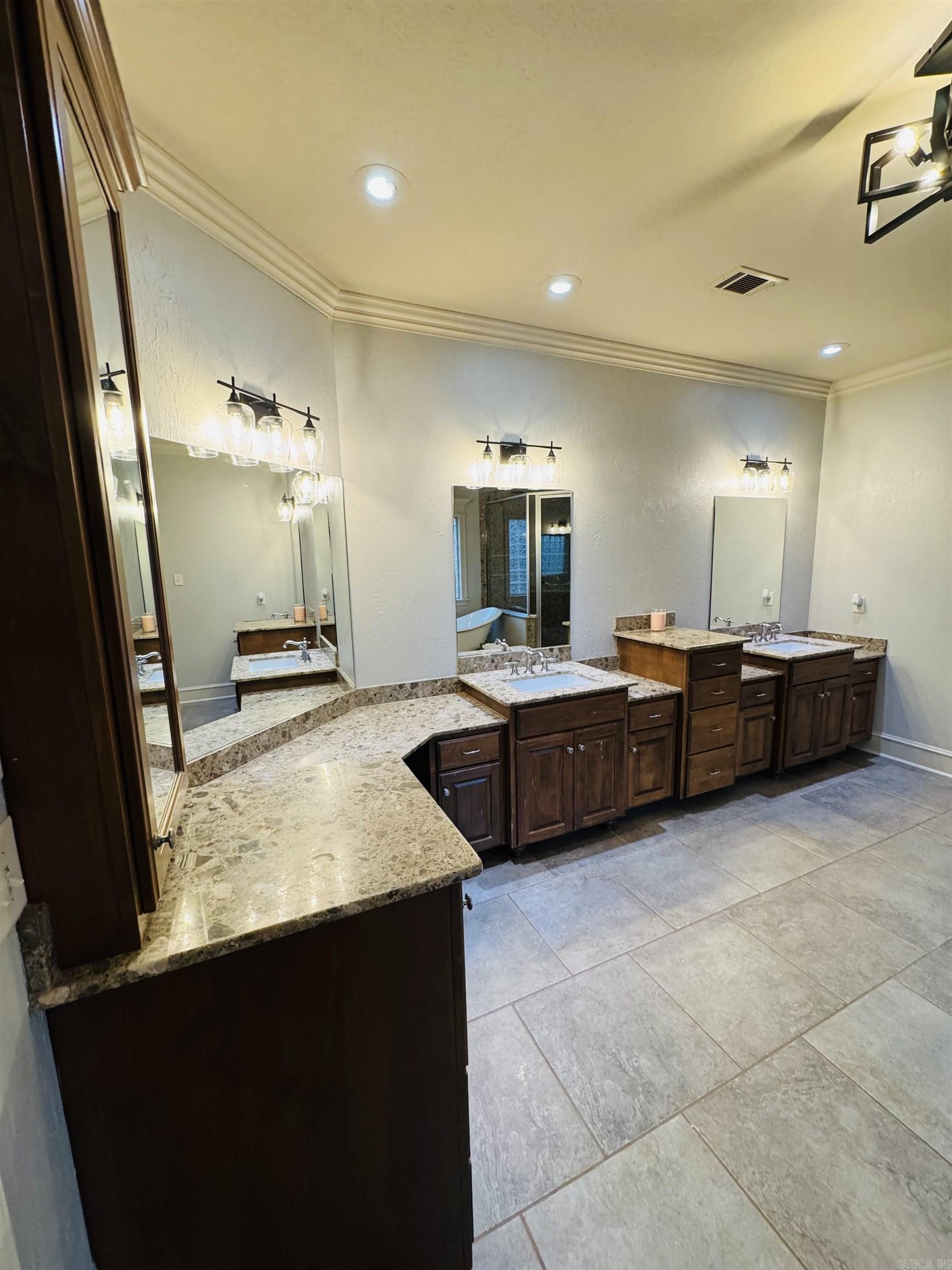 WELLINGTON - Residential