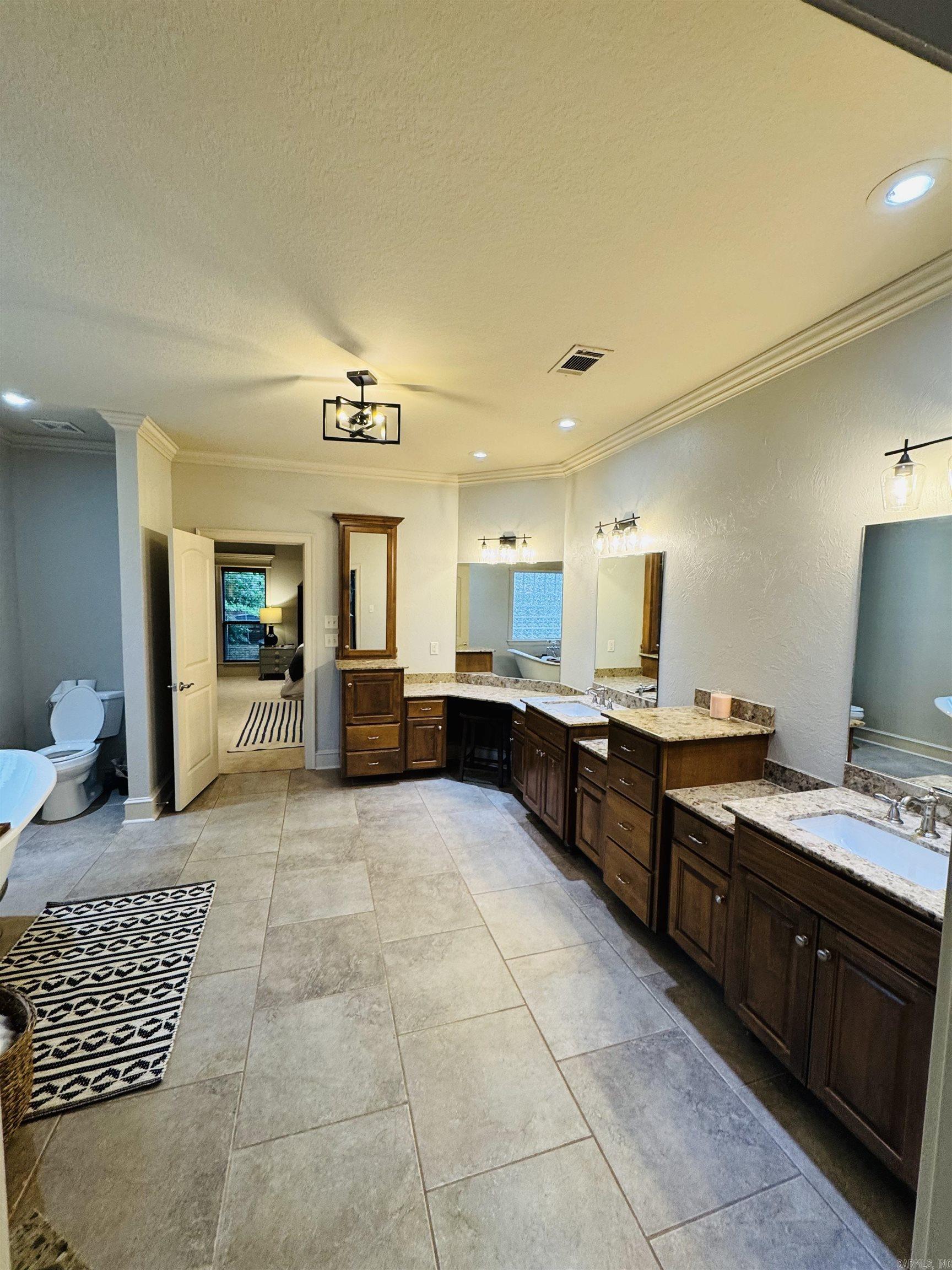 WELLINGTON - Residential