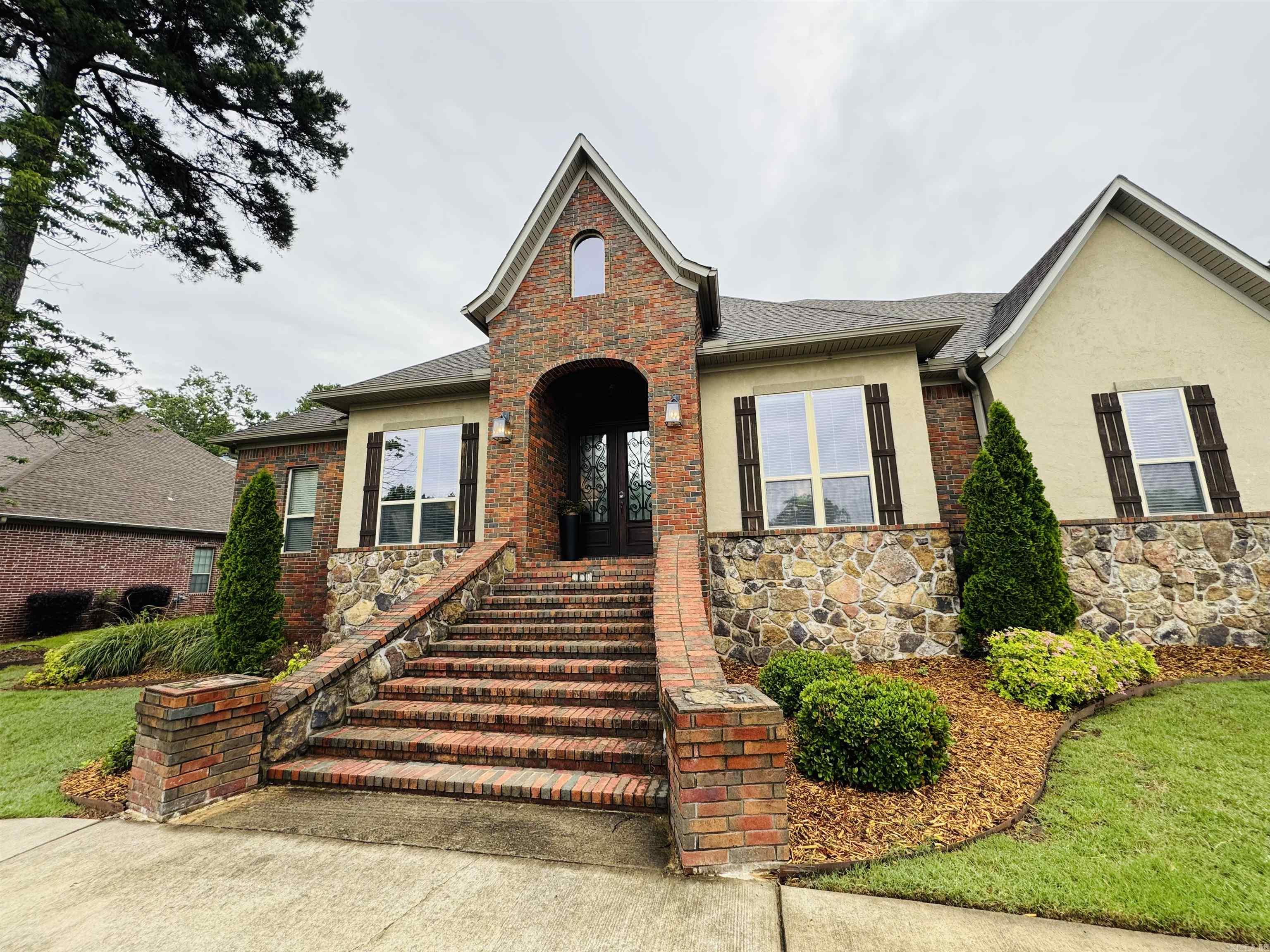 WELLINGTON - Residential