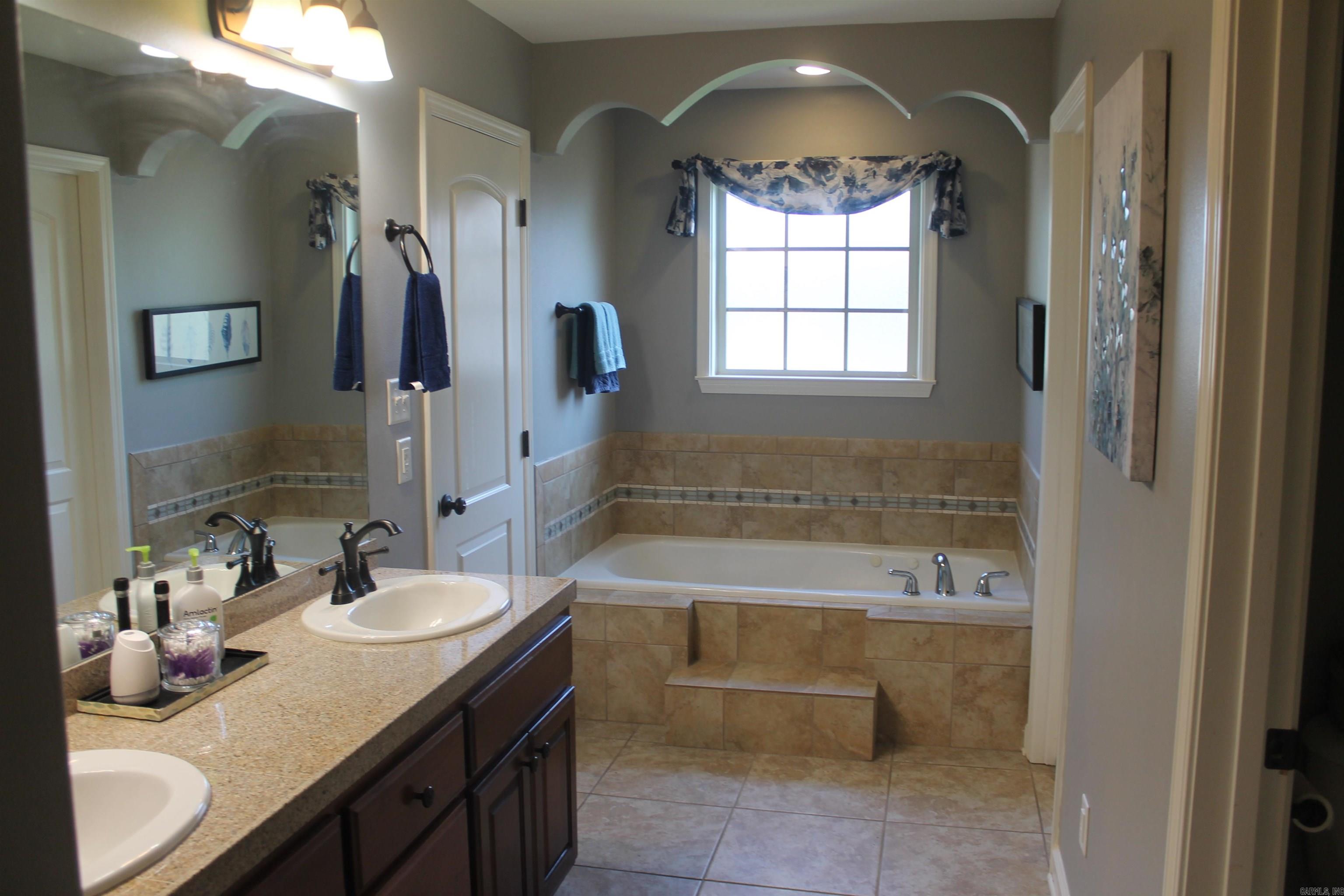 SUNSET VALLEY - Residential