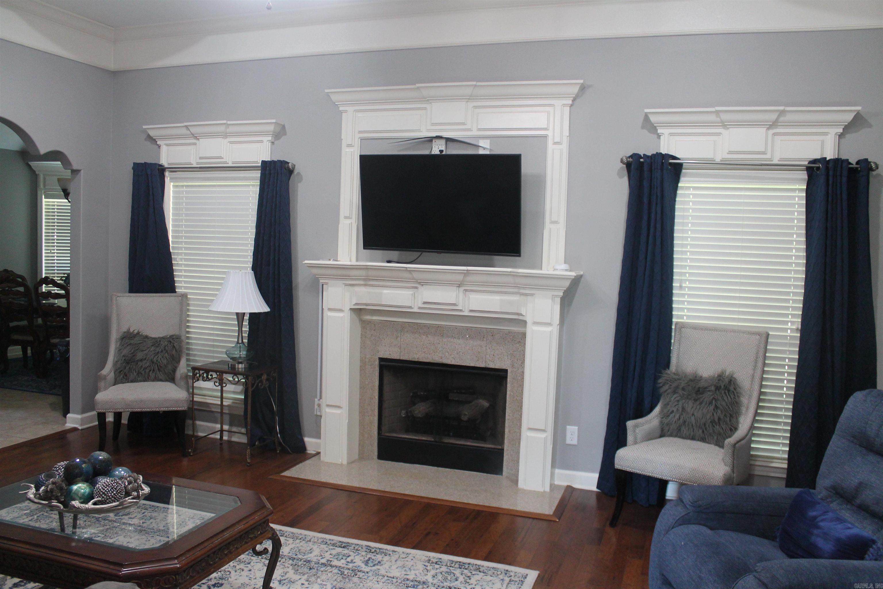 SUNSET VALLEY - Residential