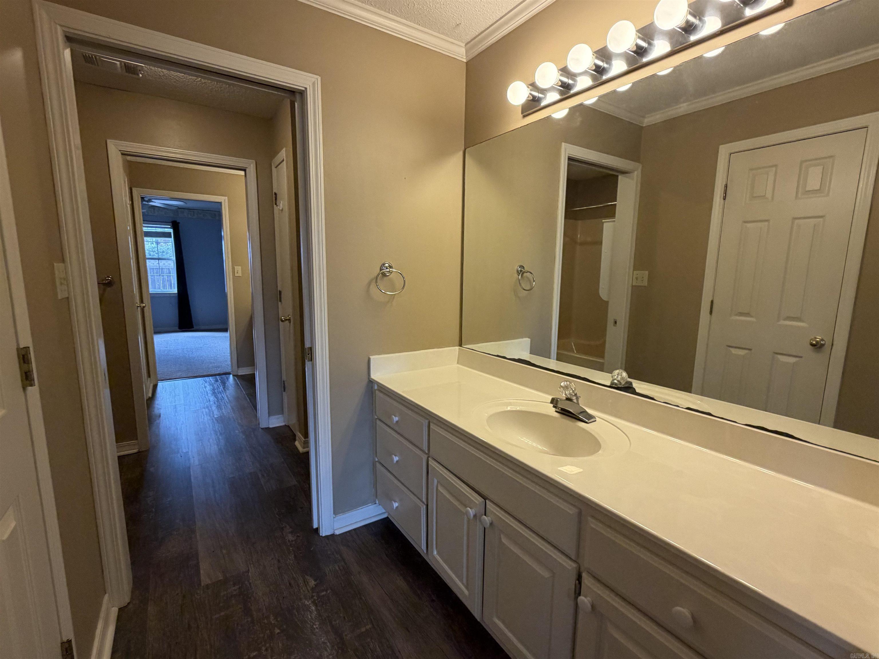 RIVER OAKS TRACE - Residential