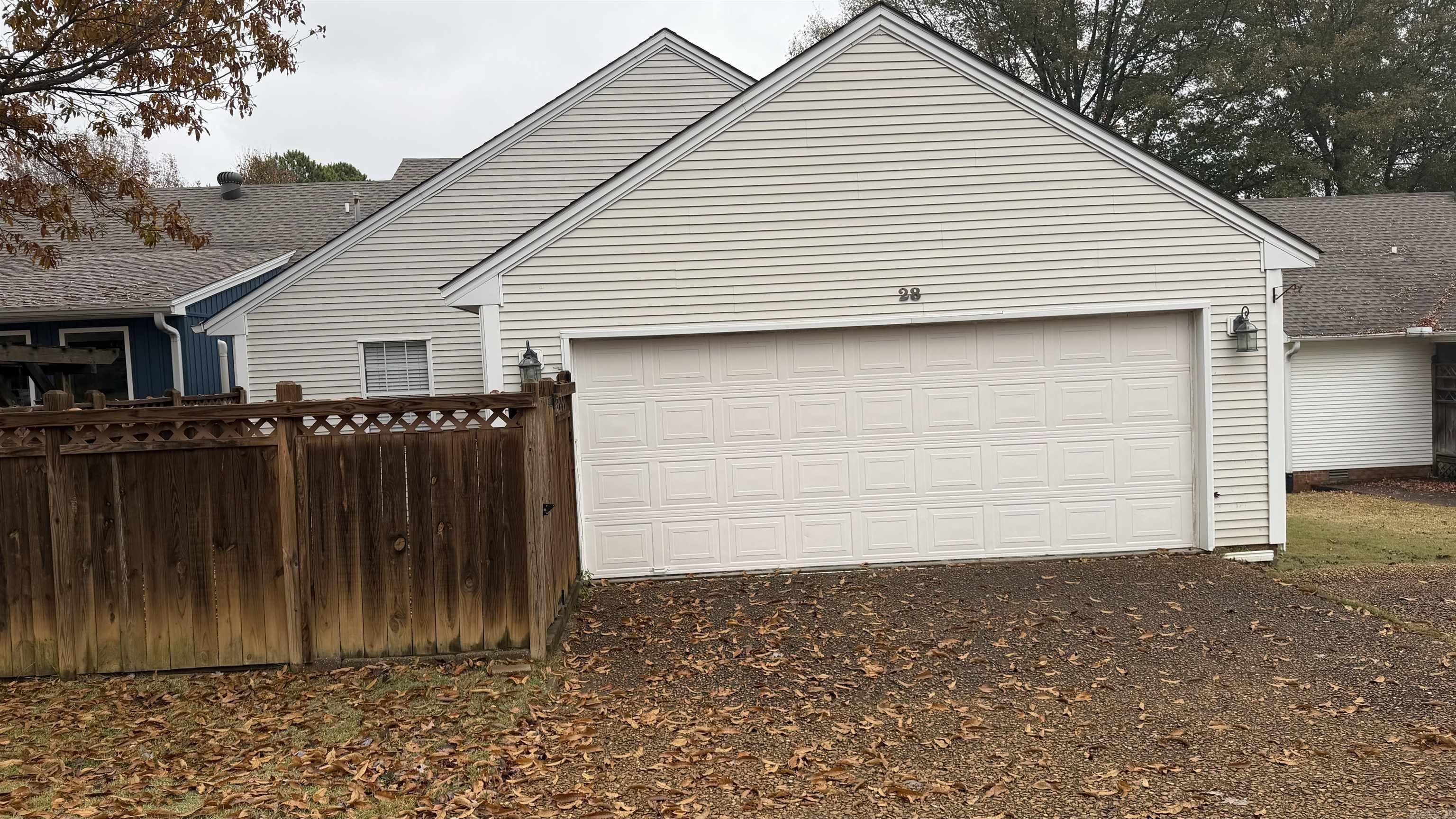 RIVER OAKS TRACE - Residential