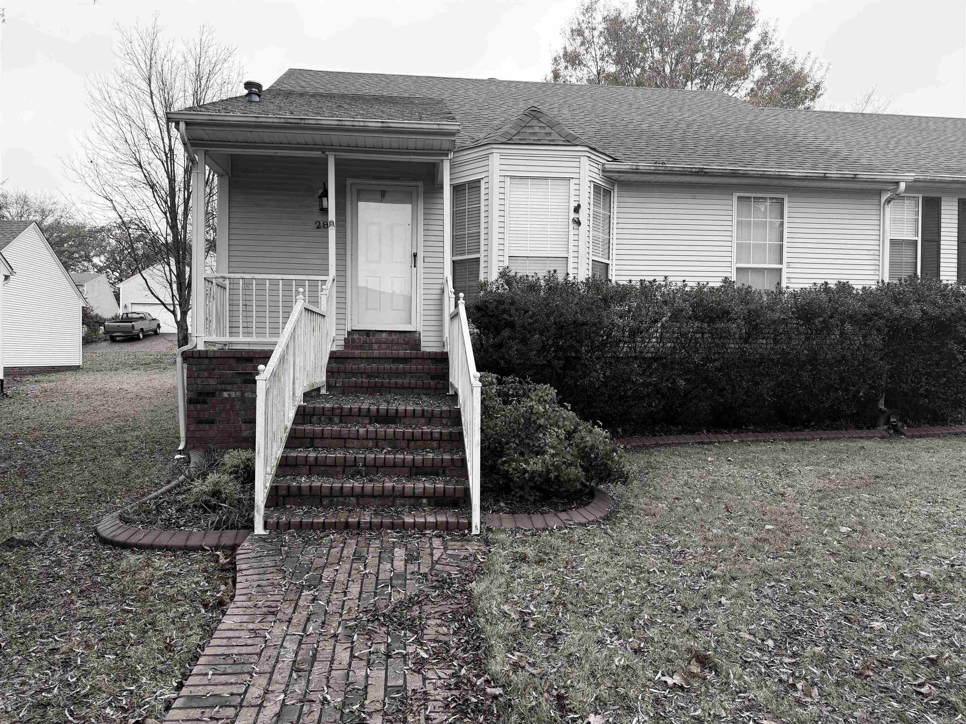 RIVER OAKS TRACE - Residential