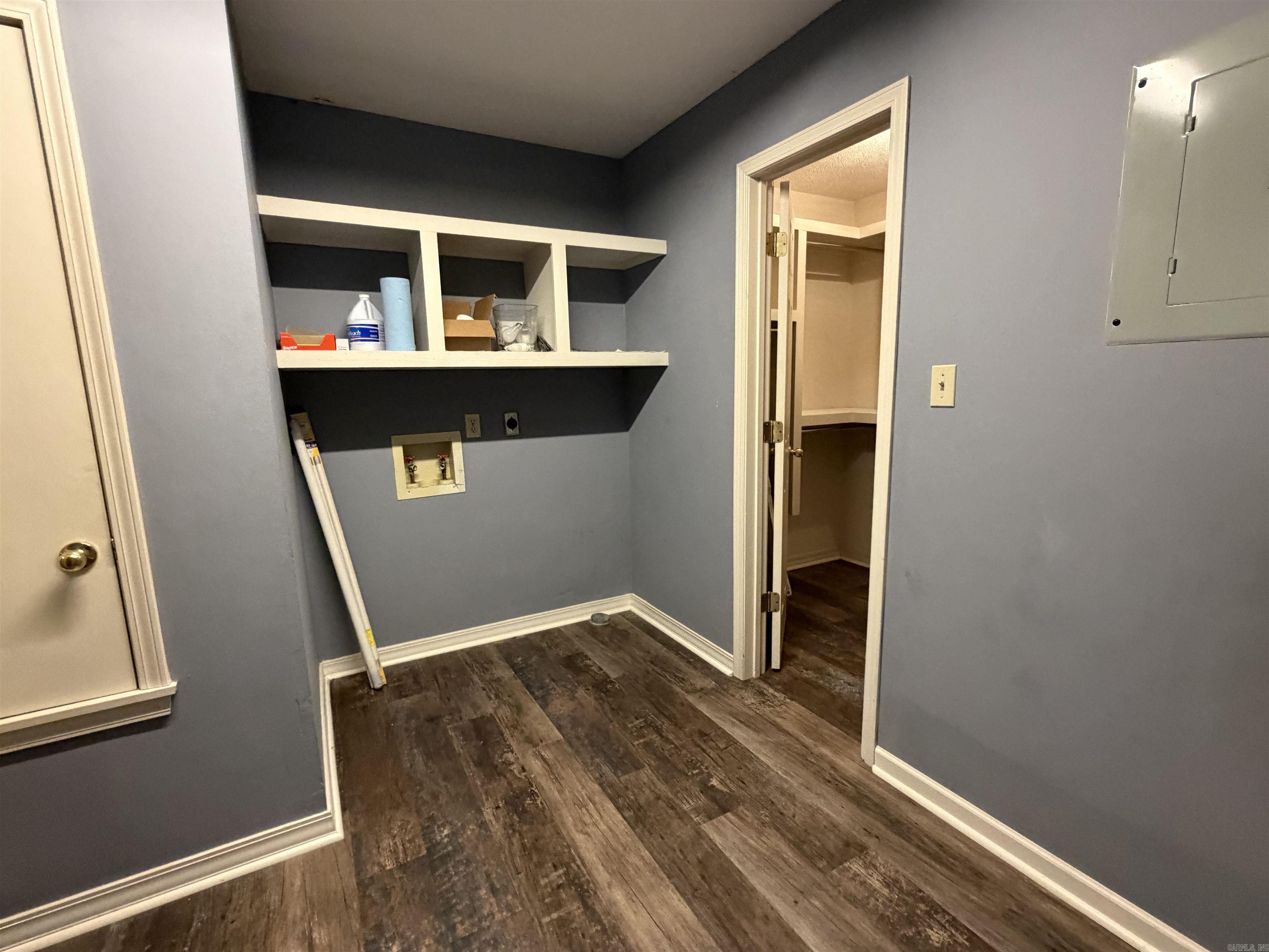 RIVER OAKS TRACE - Residential