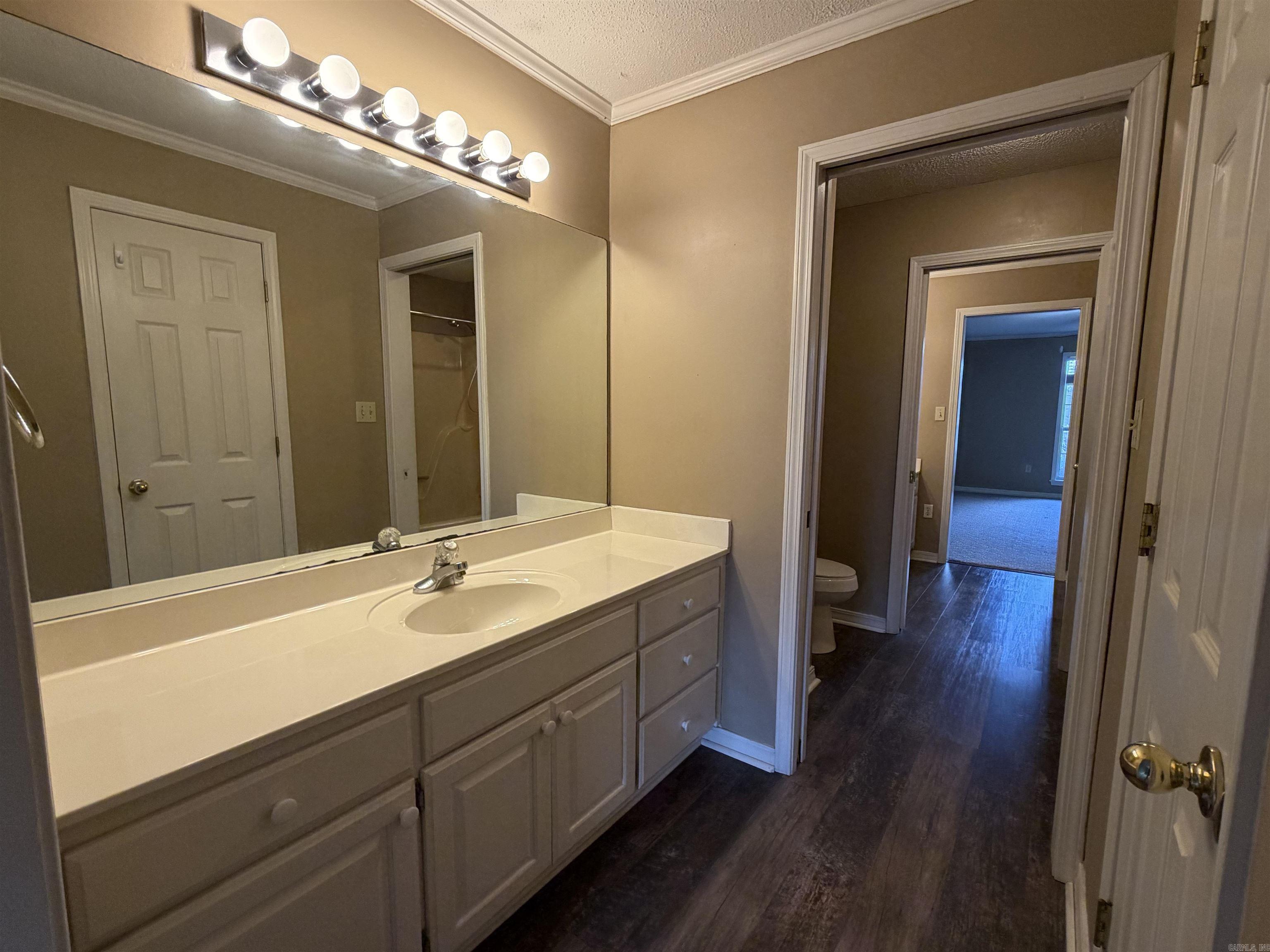 RIVER OAKS TRACE - Residential