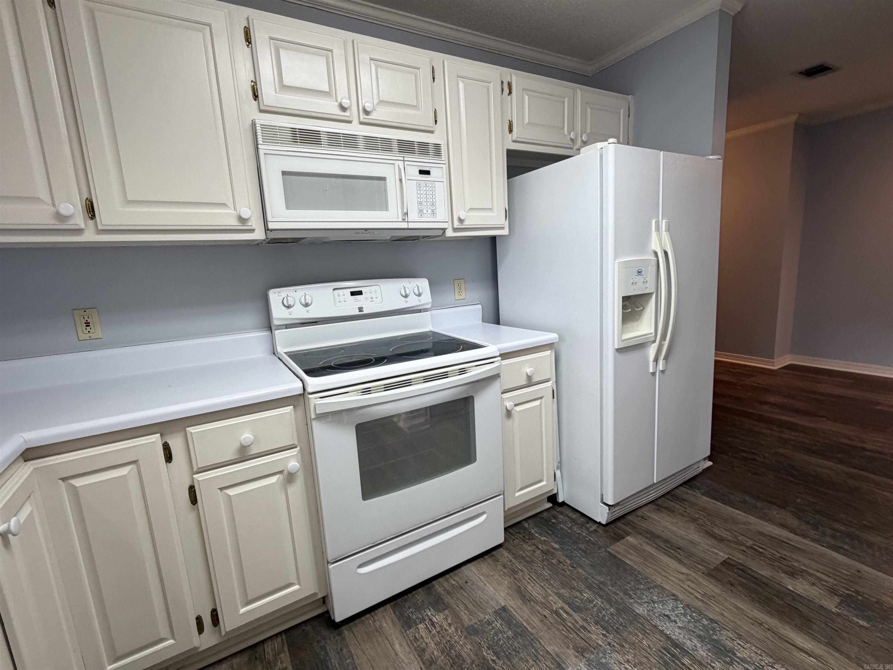 RIVER OAKS TRACE - Residential