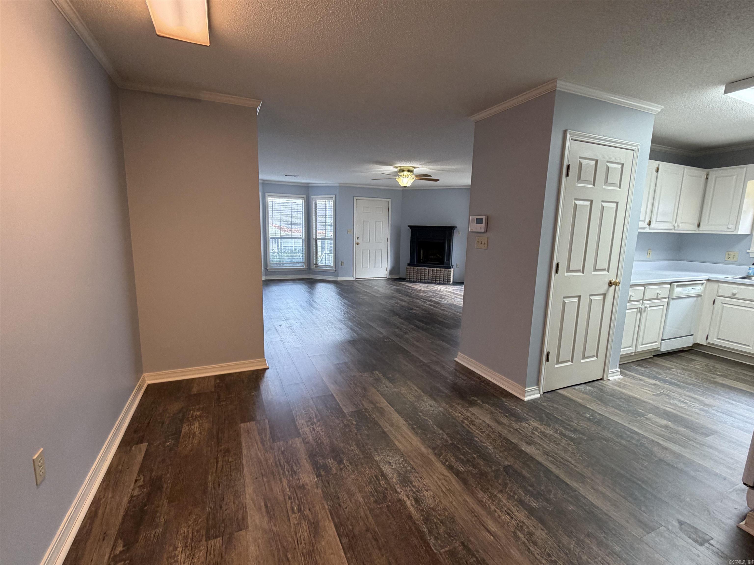 RIVER OAKS TRACE - Residential