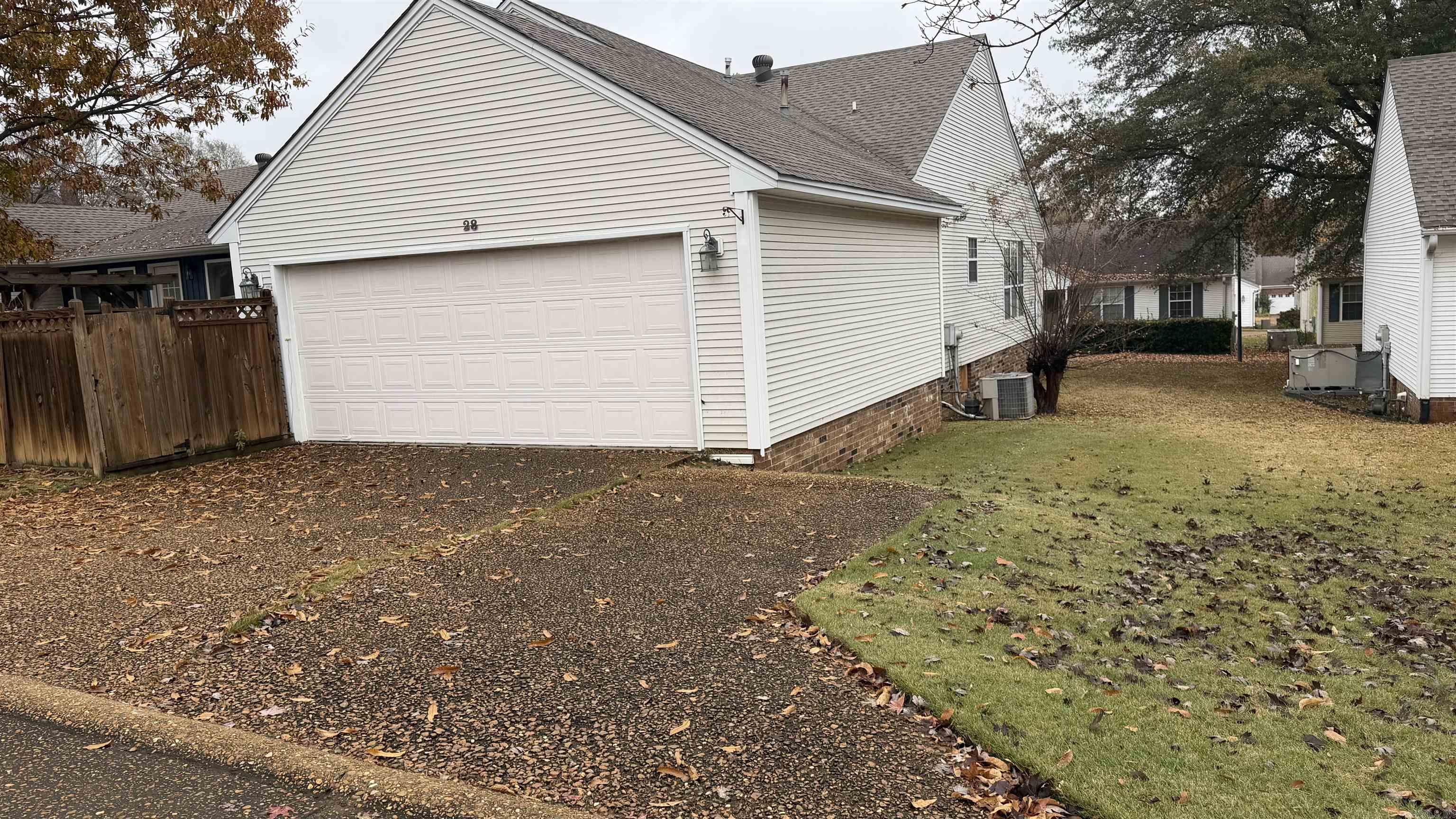 RIVER OAKS TRACE - Residential