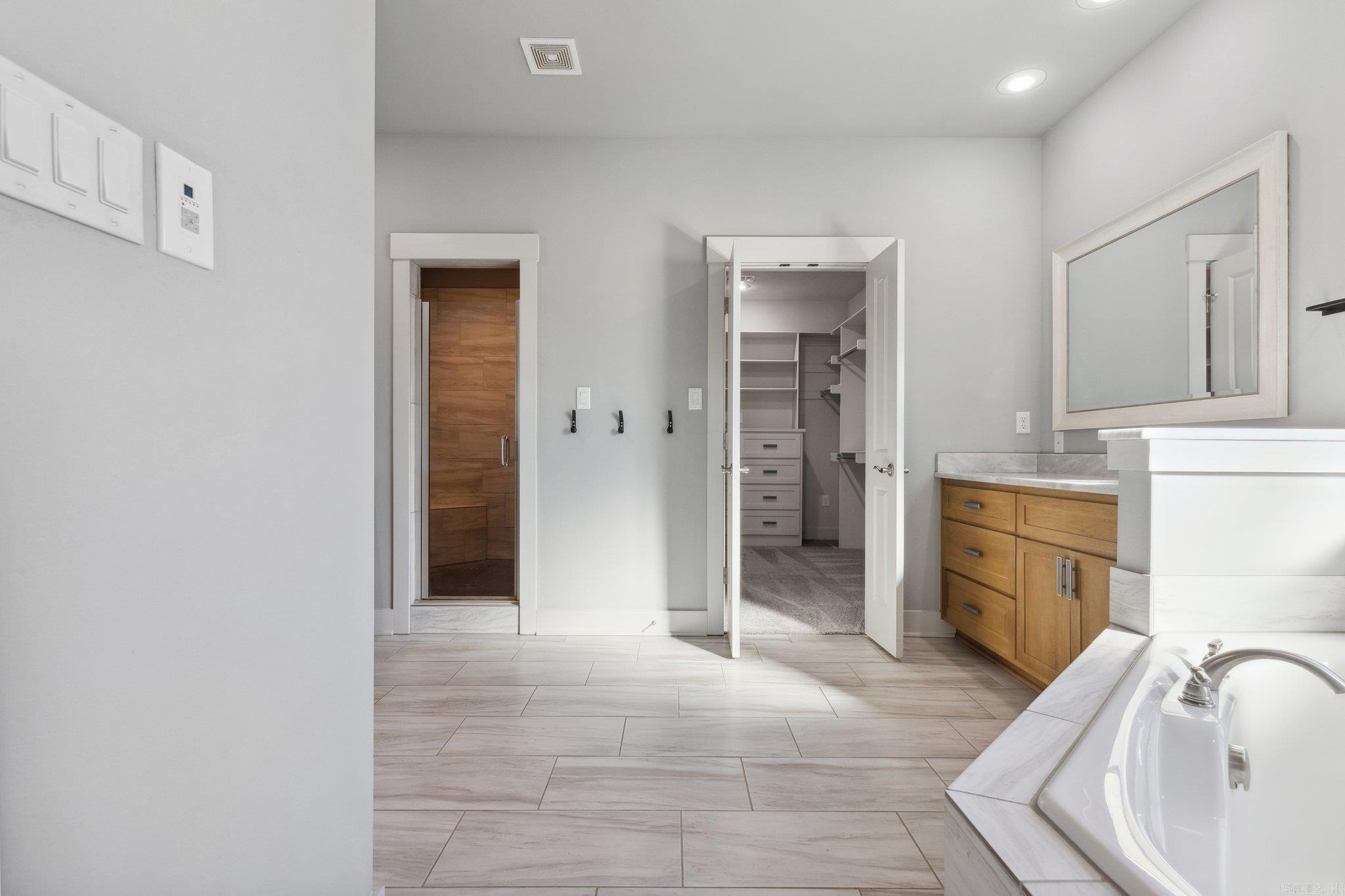 PINEWOOD ESTATES - Residential