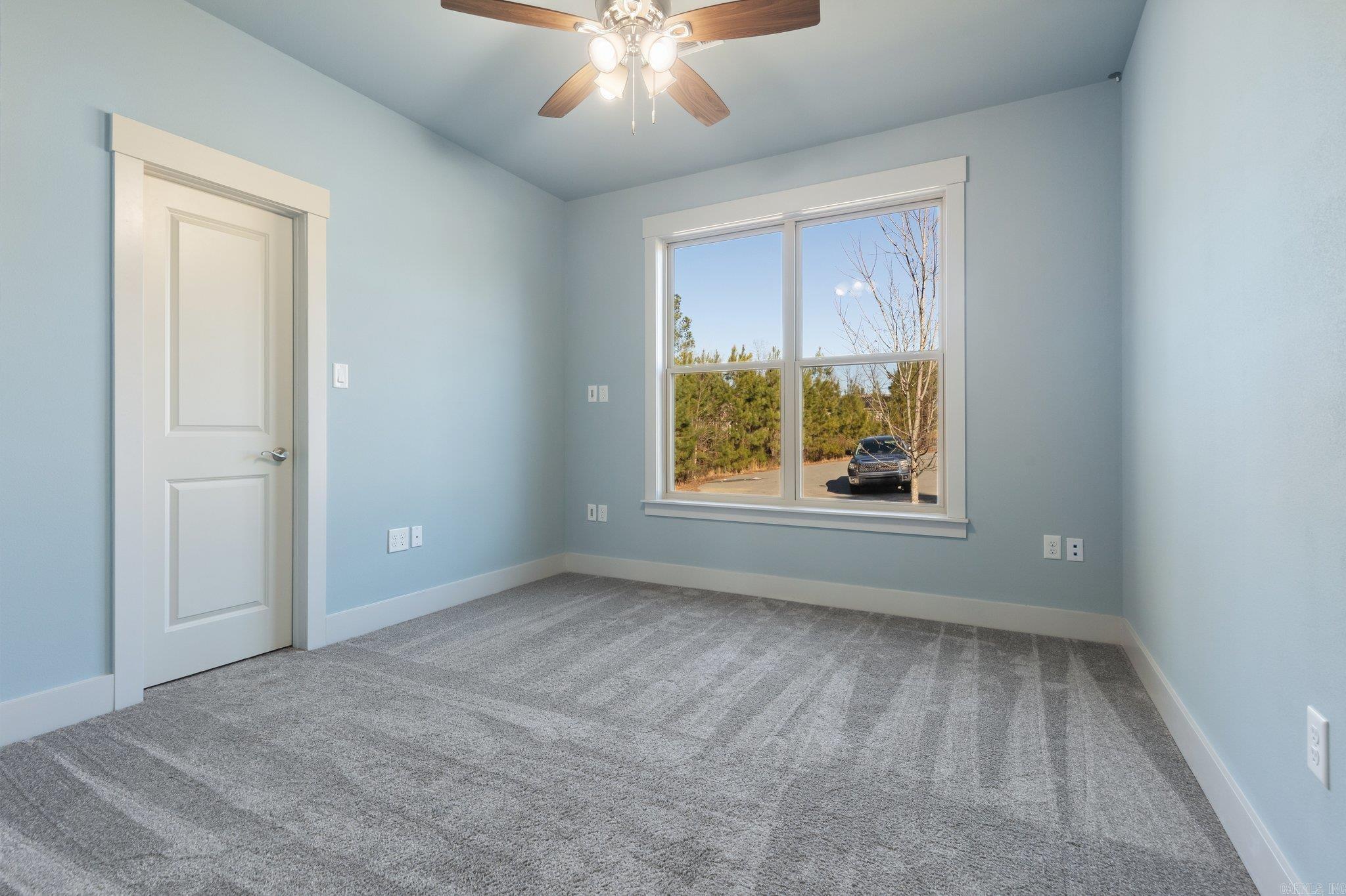 PINEWOOD ESTATES - Residential