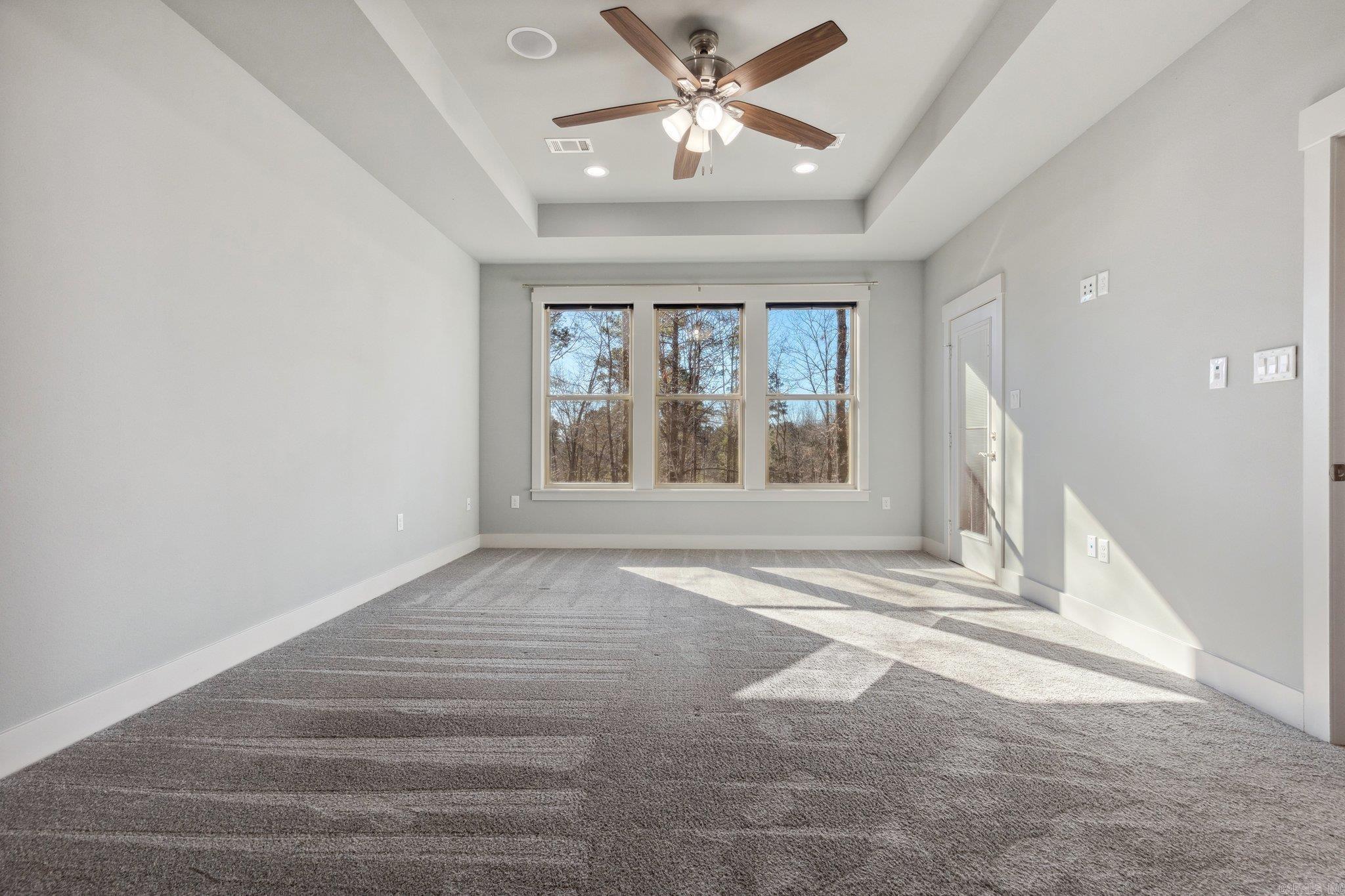 PINEWOOD ESTATES - Residential