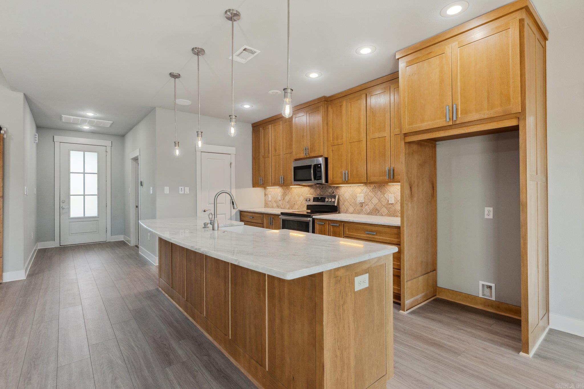 PINEWOOD ESTATES - Residential