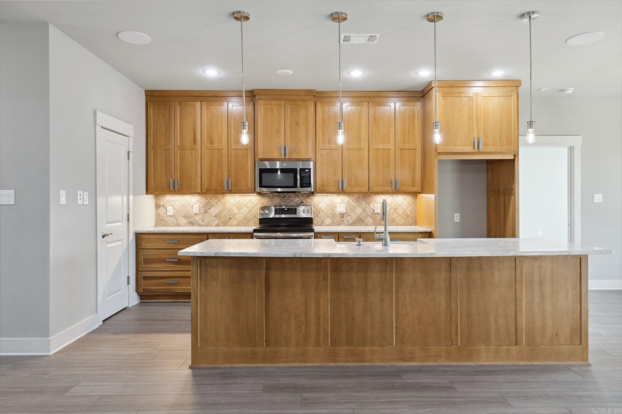 PINEWOOD ESTATES - Residential