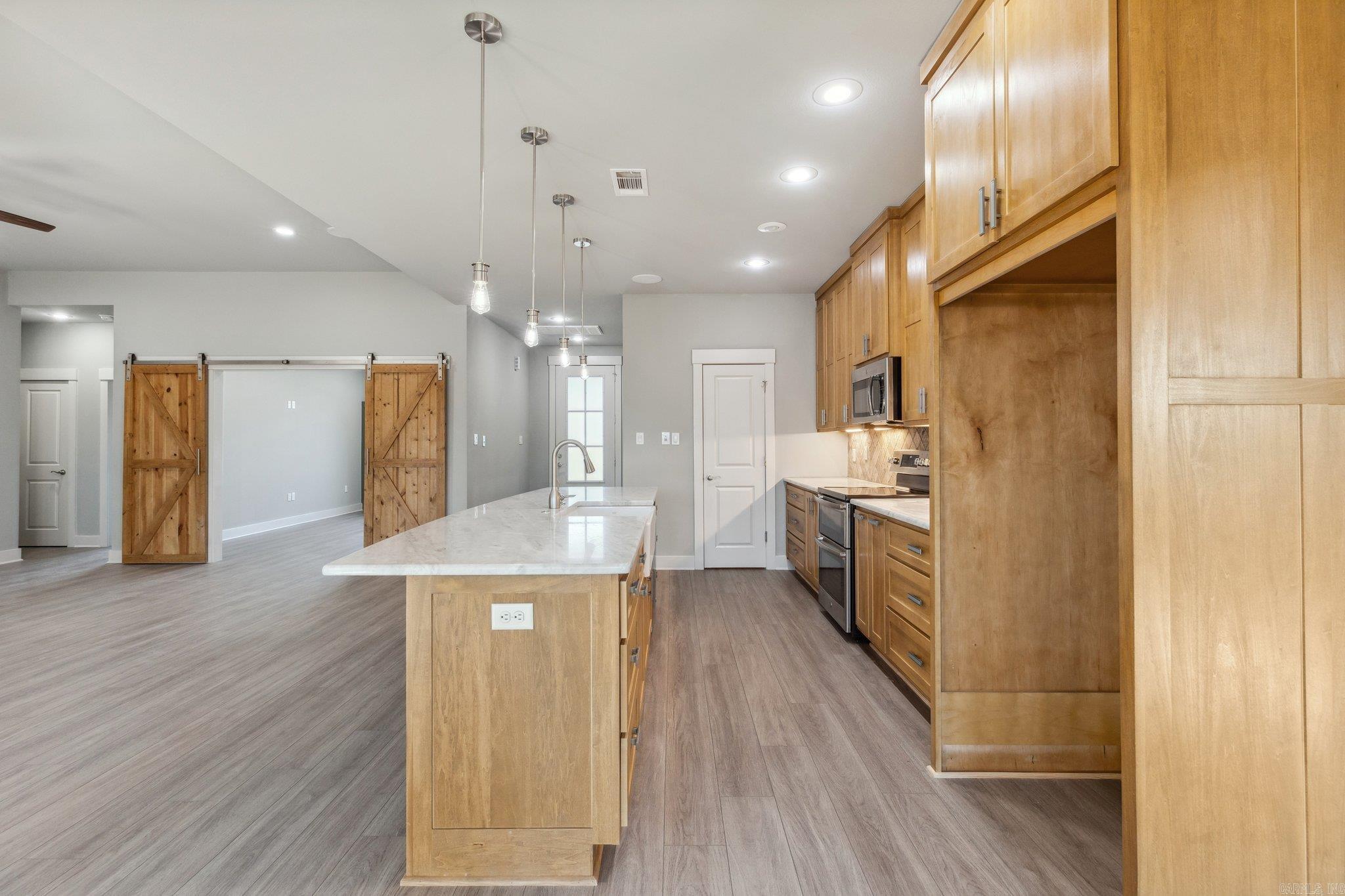 PINEWOOD ESTATES - Residential