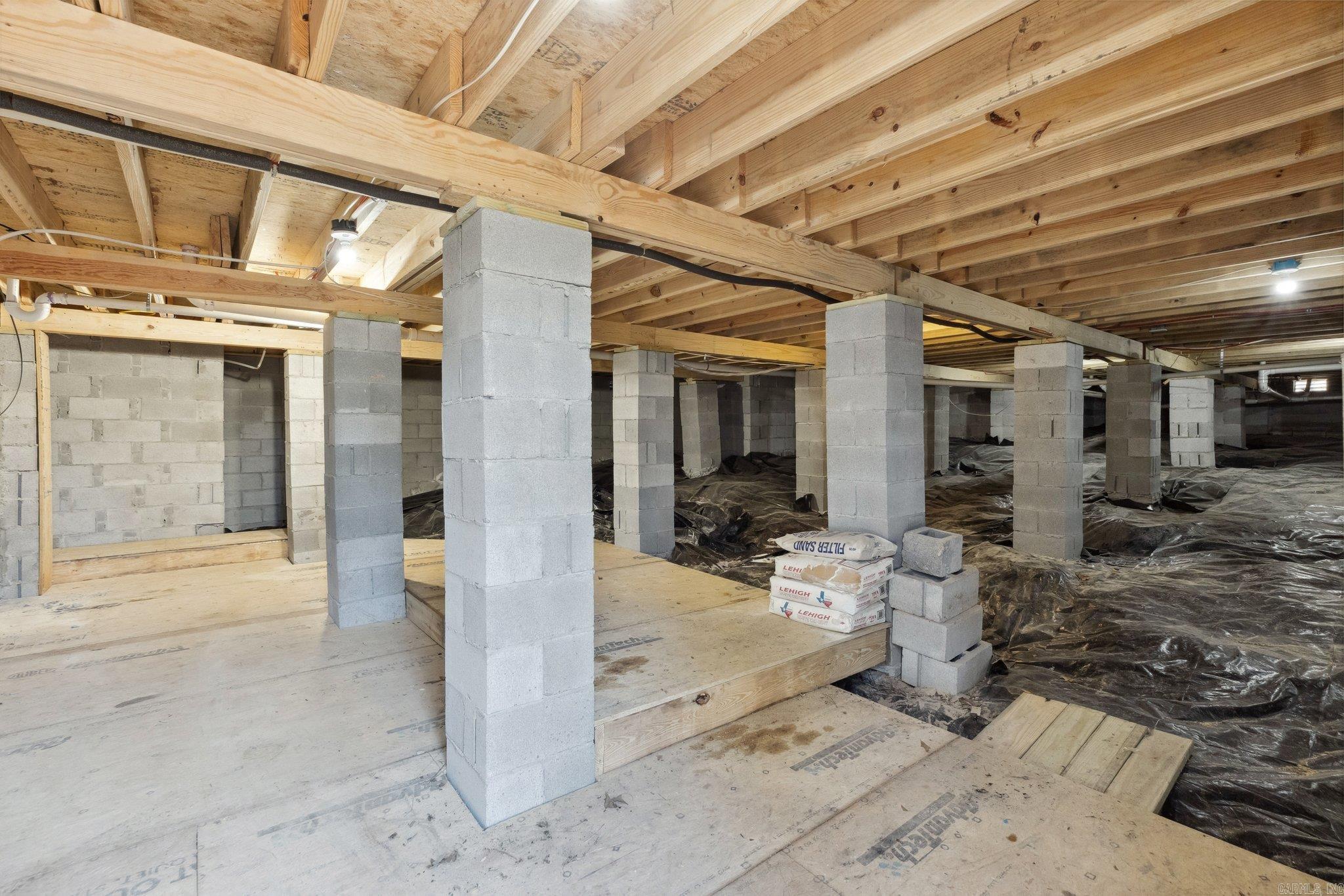 PINEWOOD ESTATES - Residential