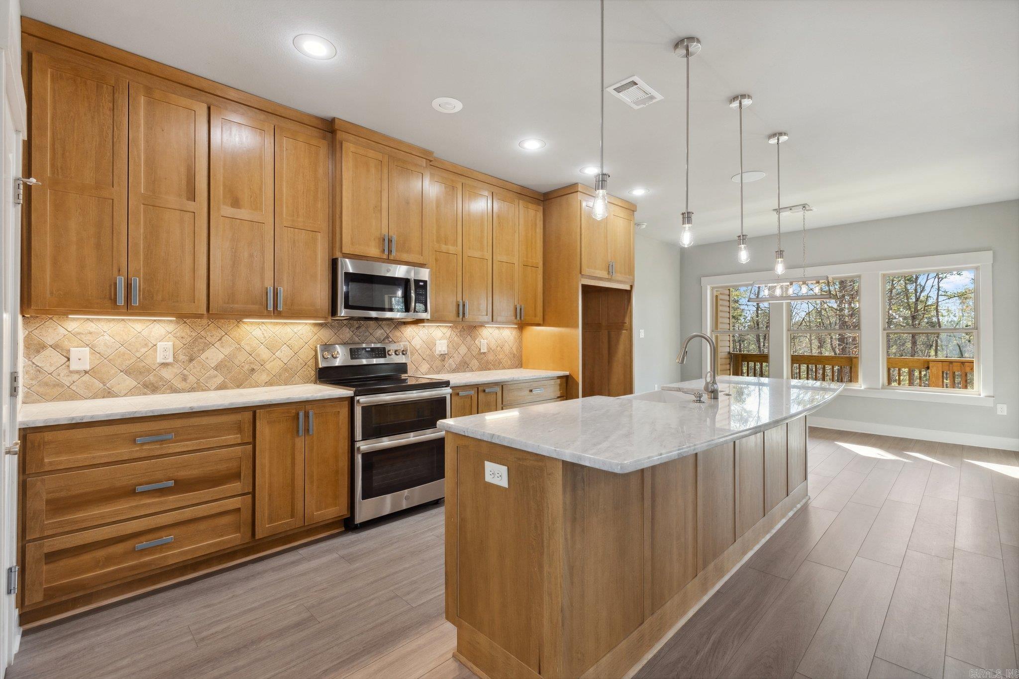 PINEWOOD ESTATES - Residential