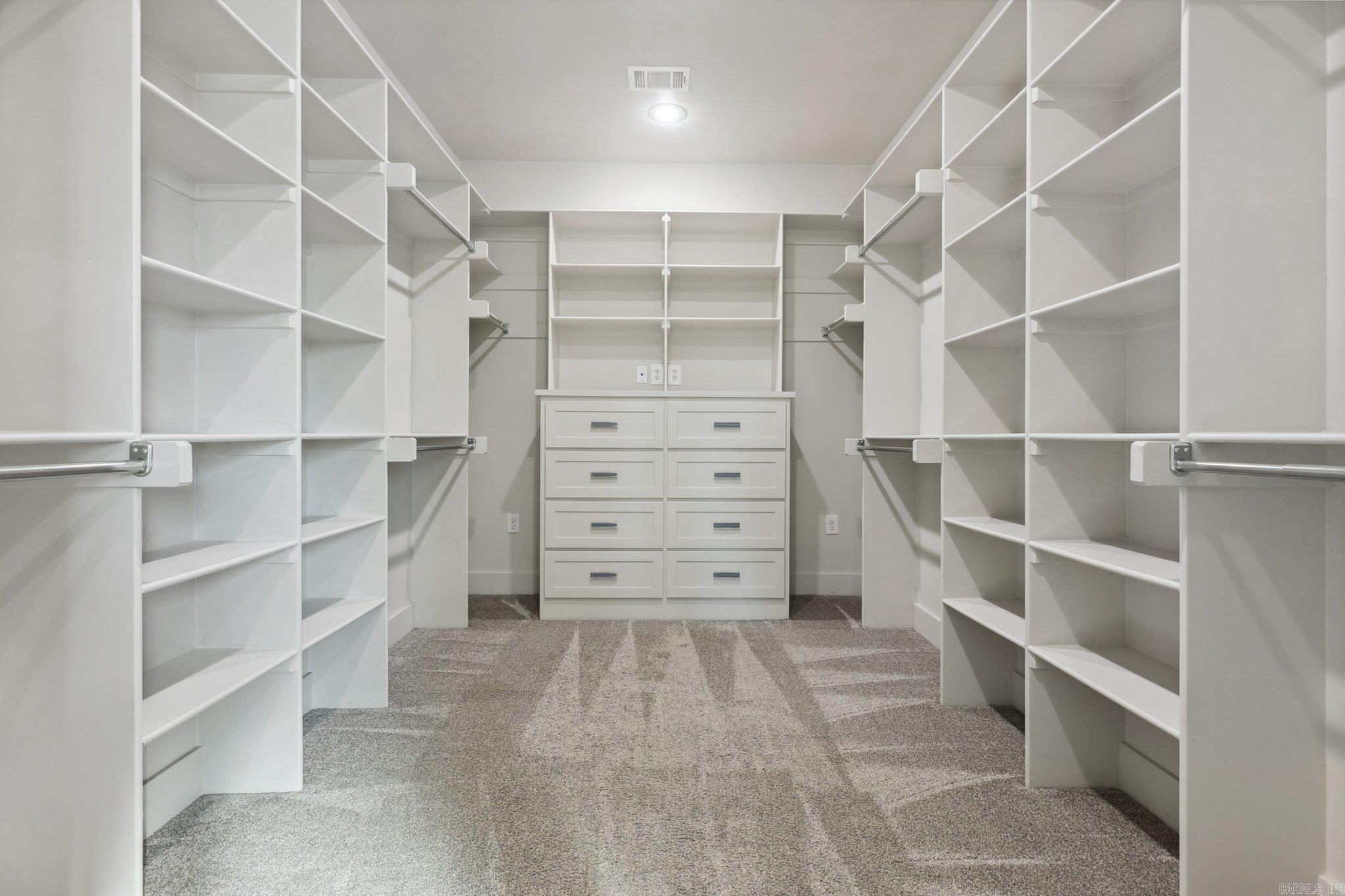 PINEWOOD ESTATES - Residential