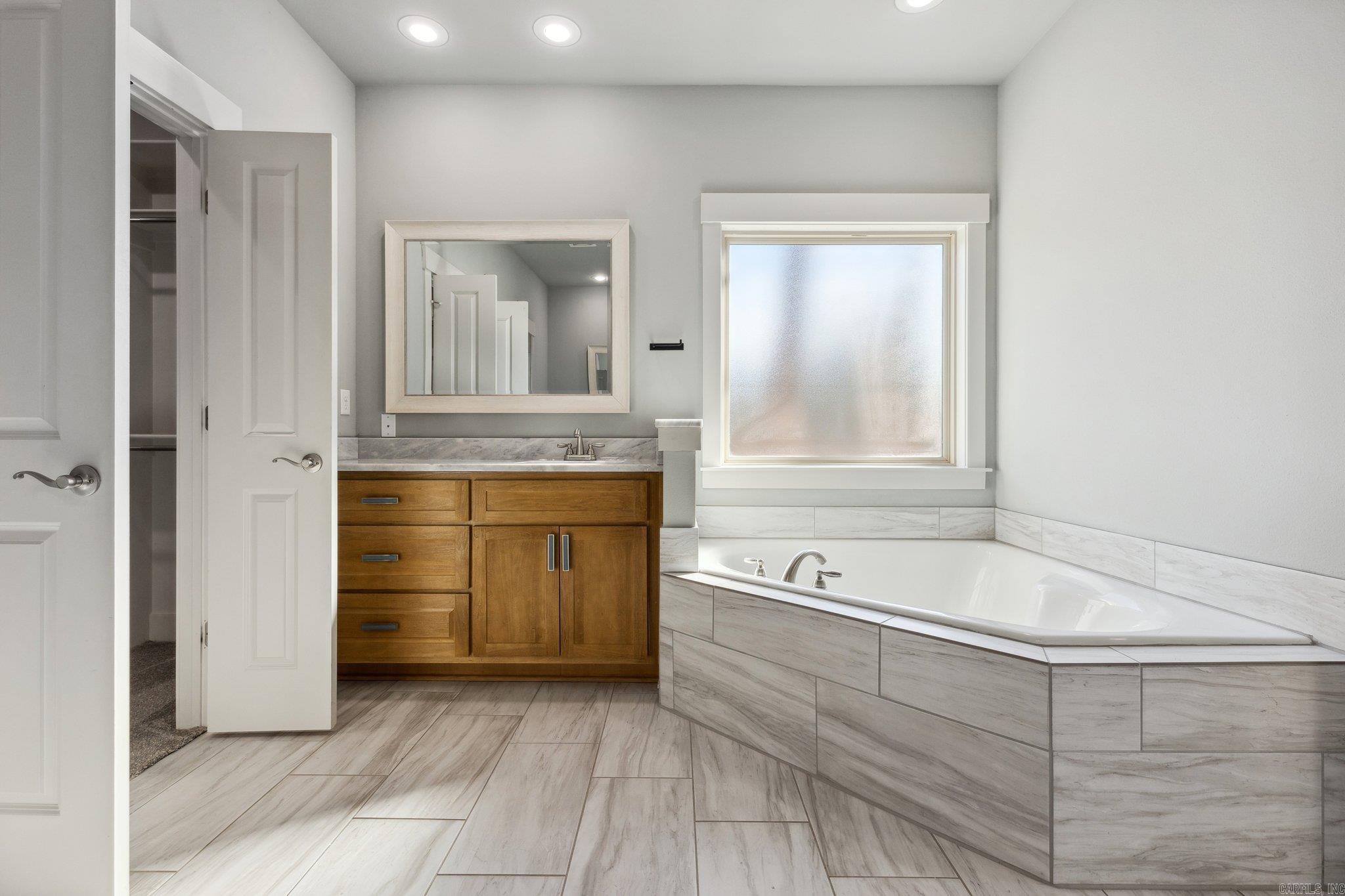 PINEWOOD ESTATES - Residential