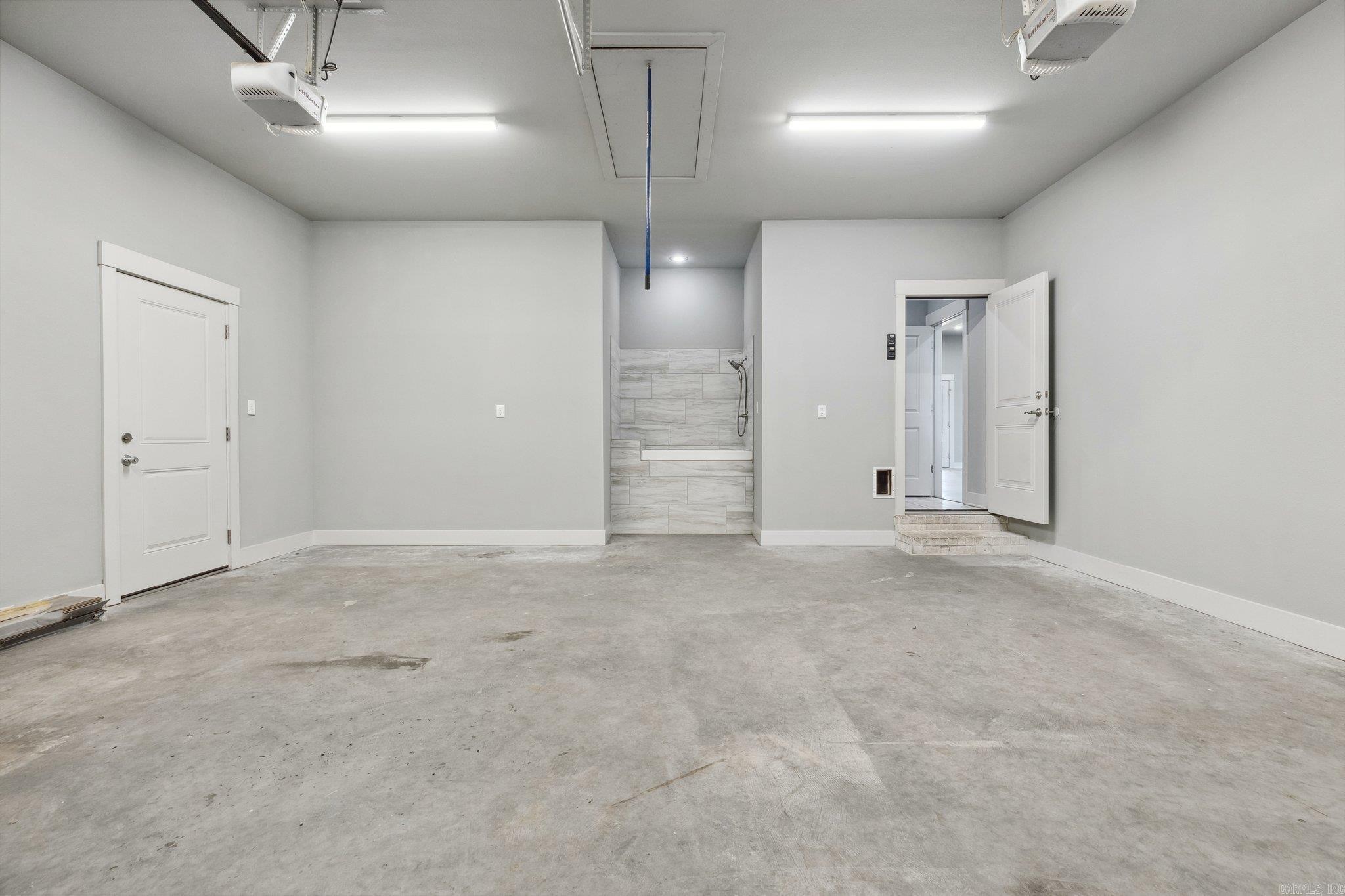 PINEWOOD ESTATES - Residential