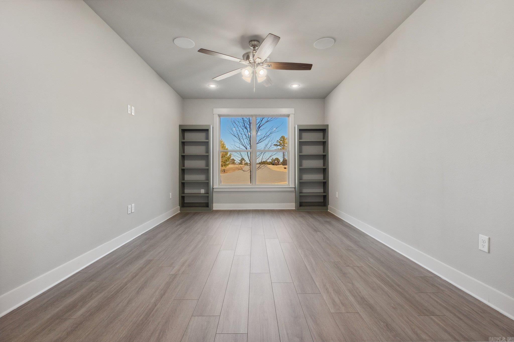 PINEWOOD ESTATES - Residential