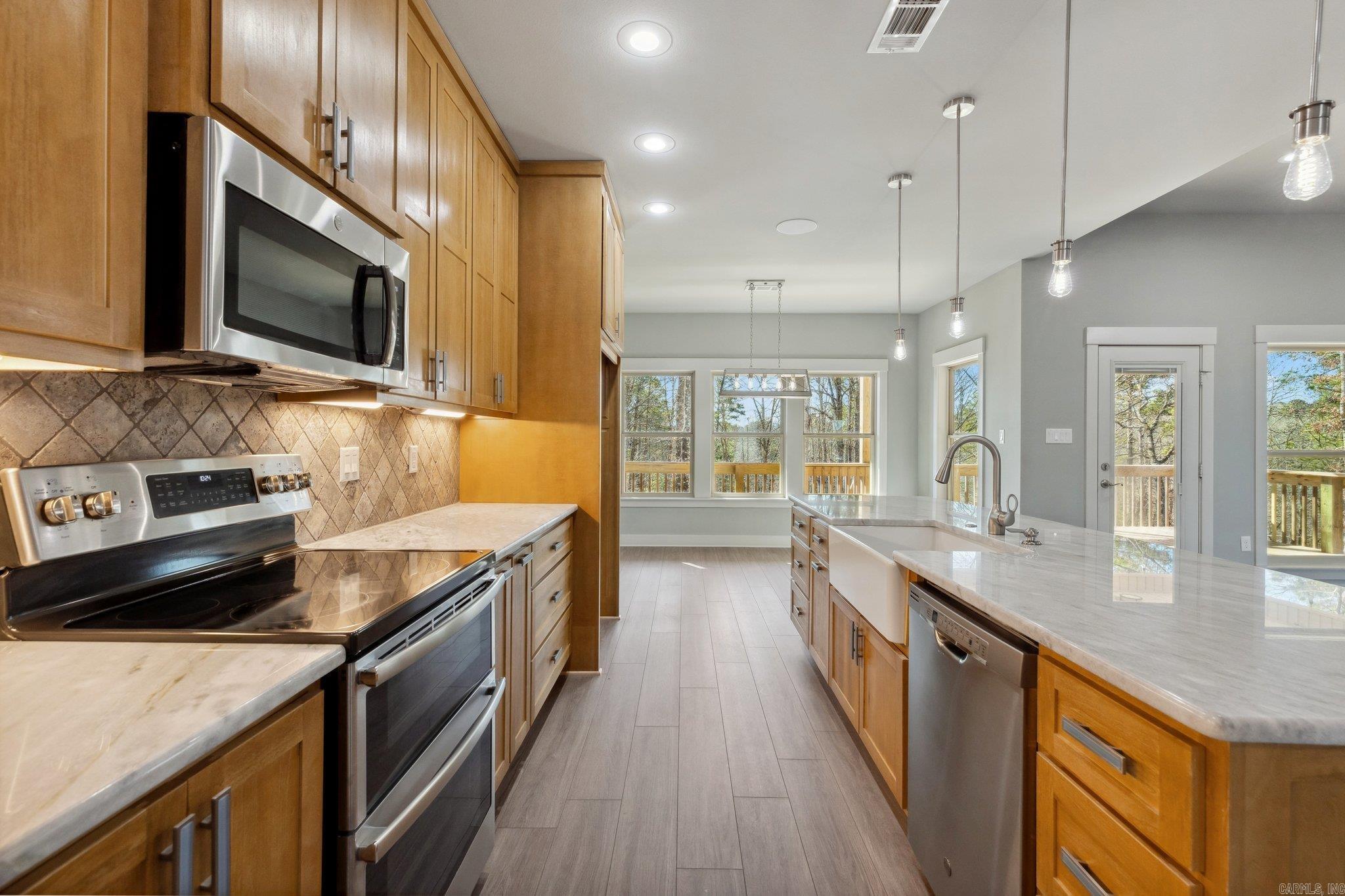 PINEWOOD ESTATES - Residential