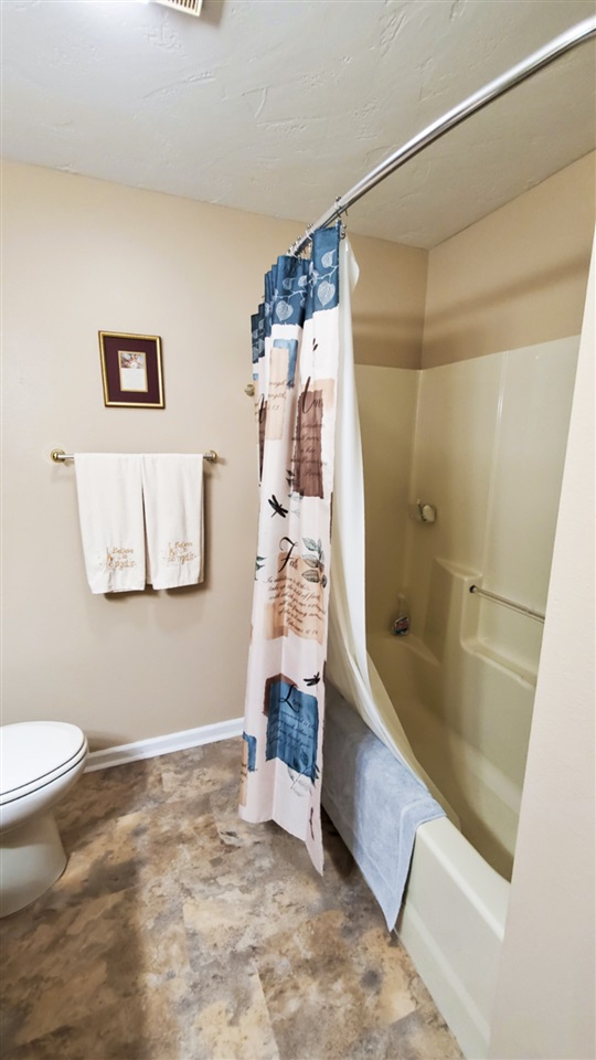 ARROWHEAD VILLAGE - Residential