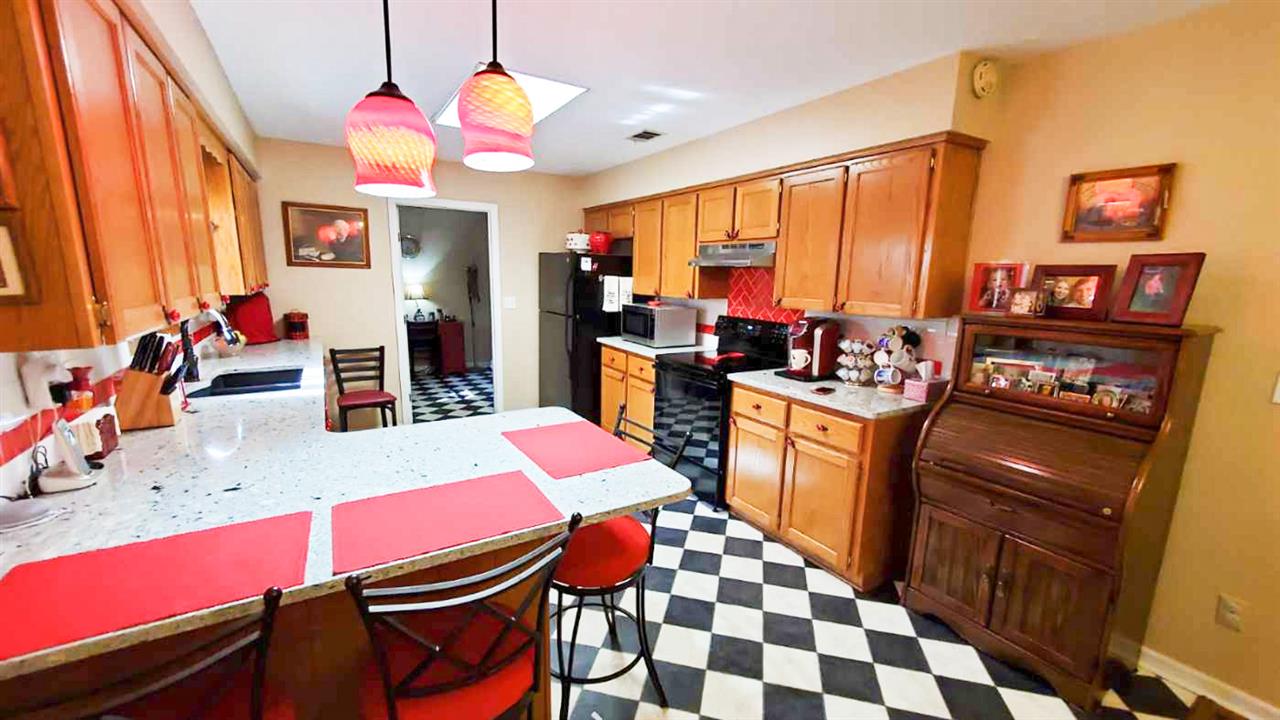 ARROWHEAD VILLAGE - Residential