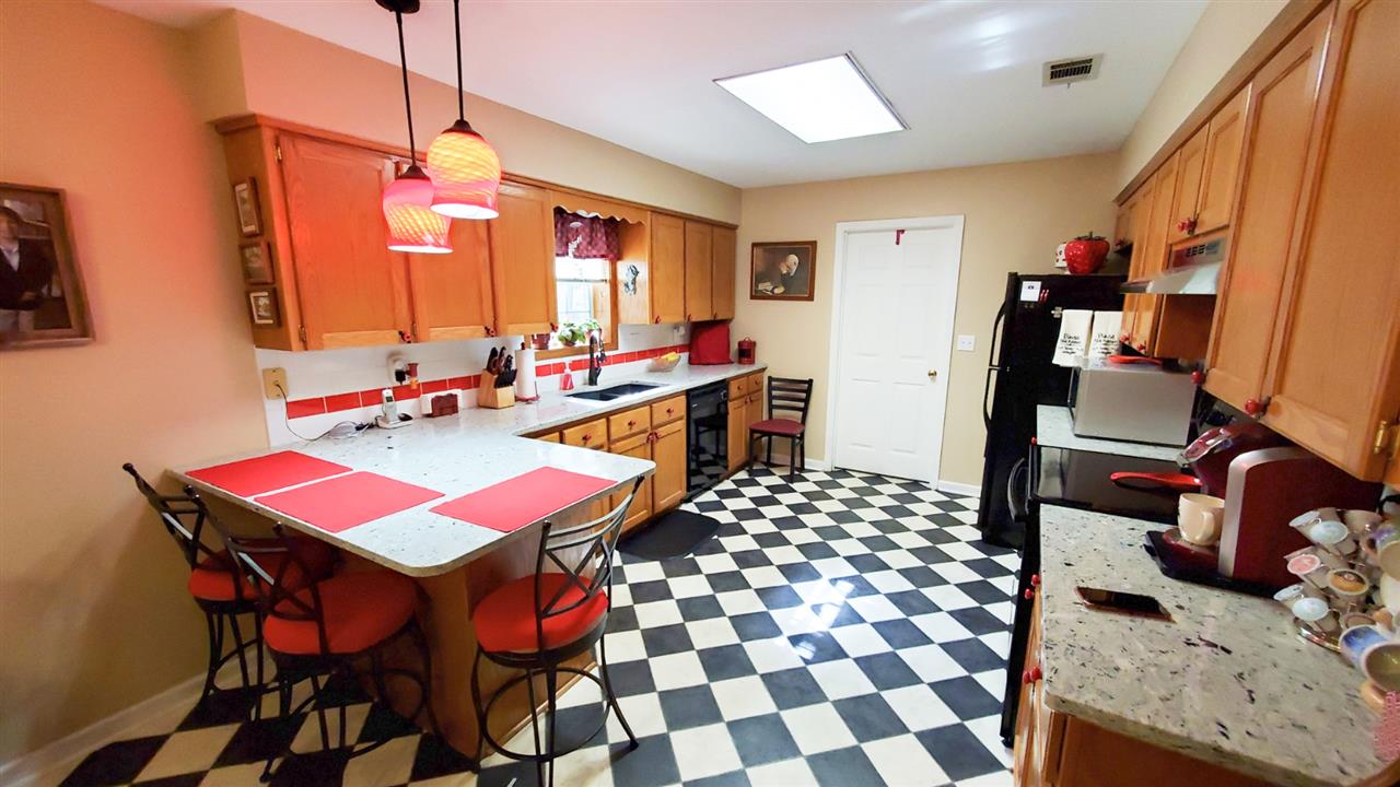 ARROWHEAD VILLAGE - Residential