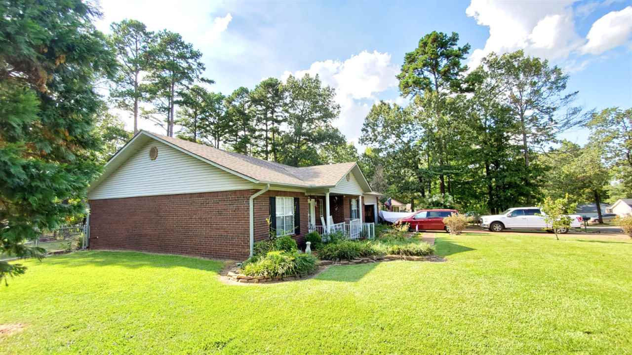 ARROWHEAD VILLAGE - Residential