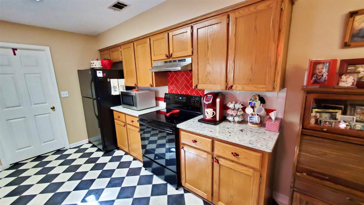 ARROWHEAD VILLAGE - Residential