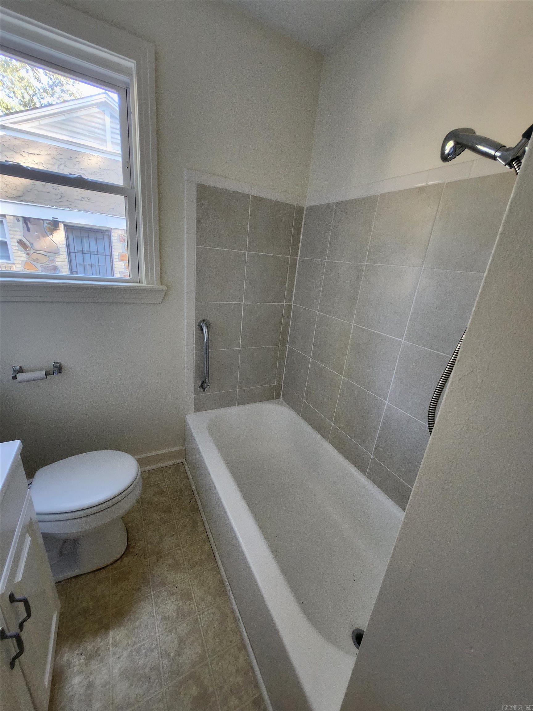 OAK FOREST - Residential Lease