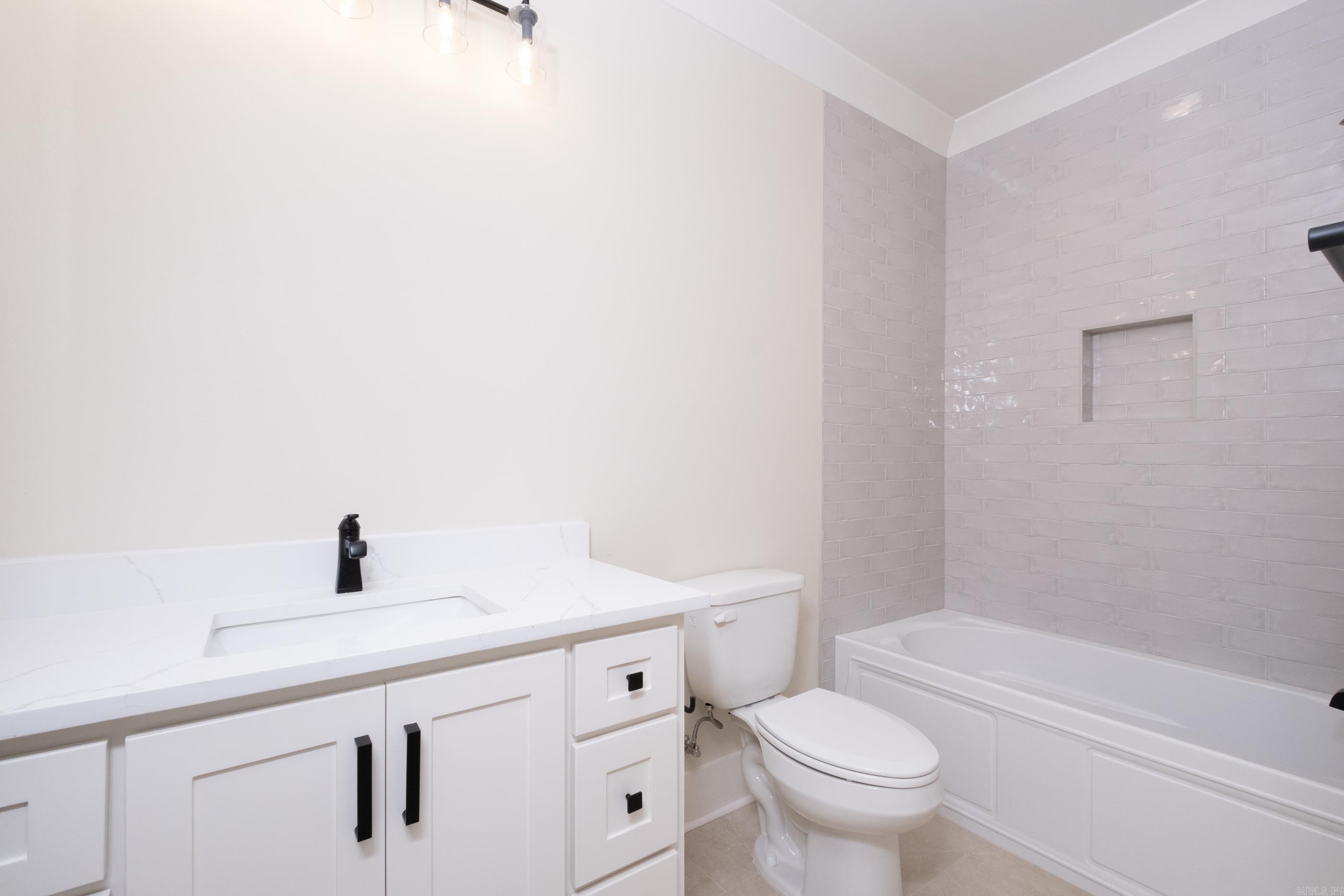 CHENAL VALLEY ABINGTON COURT - Residential