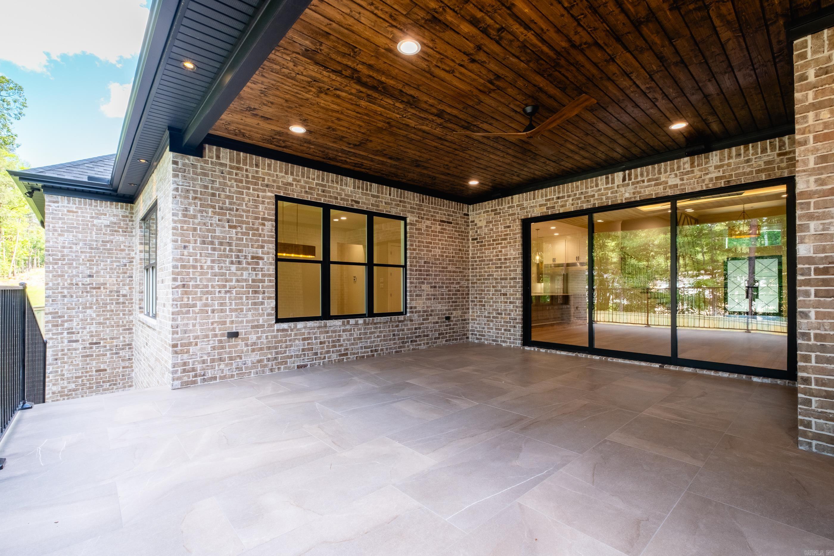 CHENAL VALLEY ABINGTON COURT - Residential