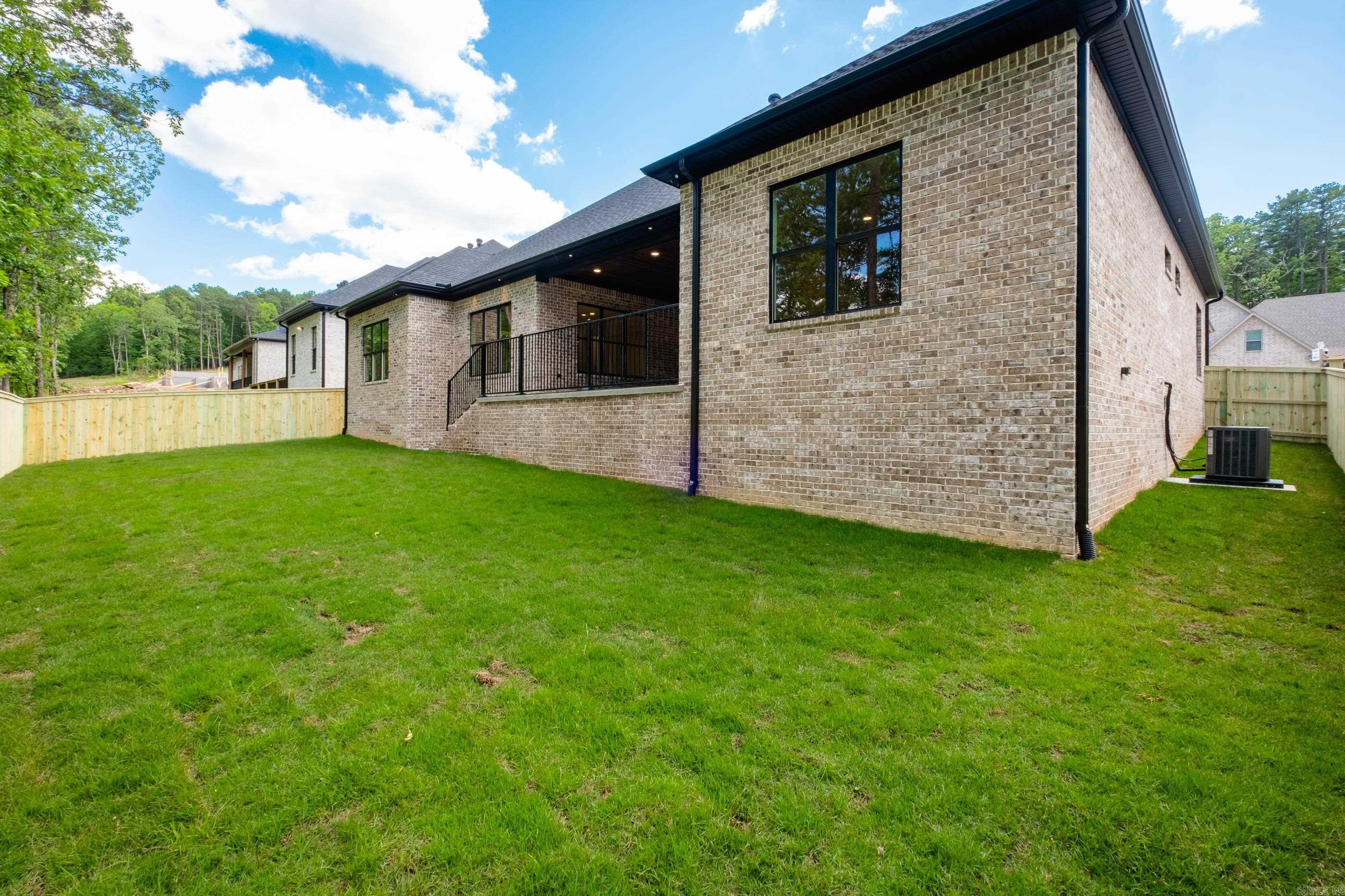 CHENAL VALLEY ABINGTON COURT - Residential