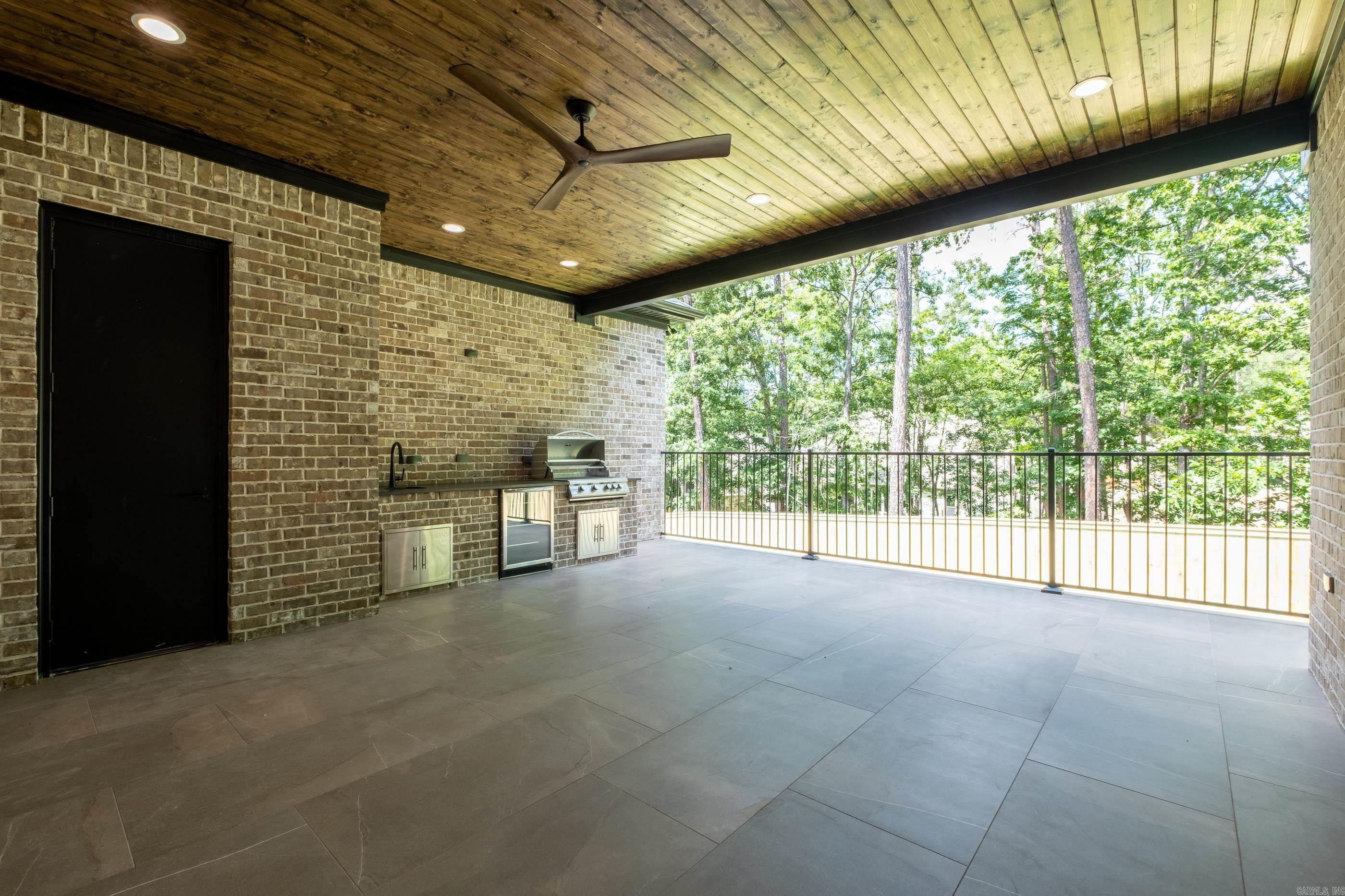 CHENAL VALLEY ABINGTON COURT - Residential