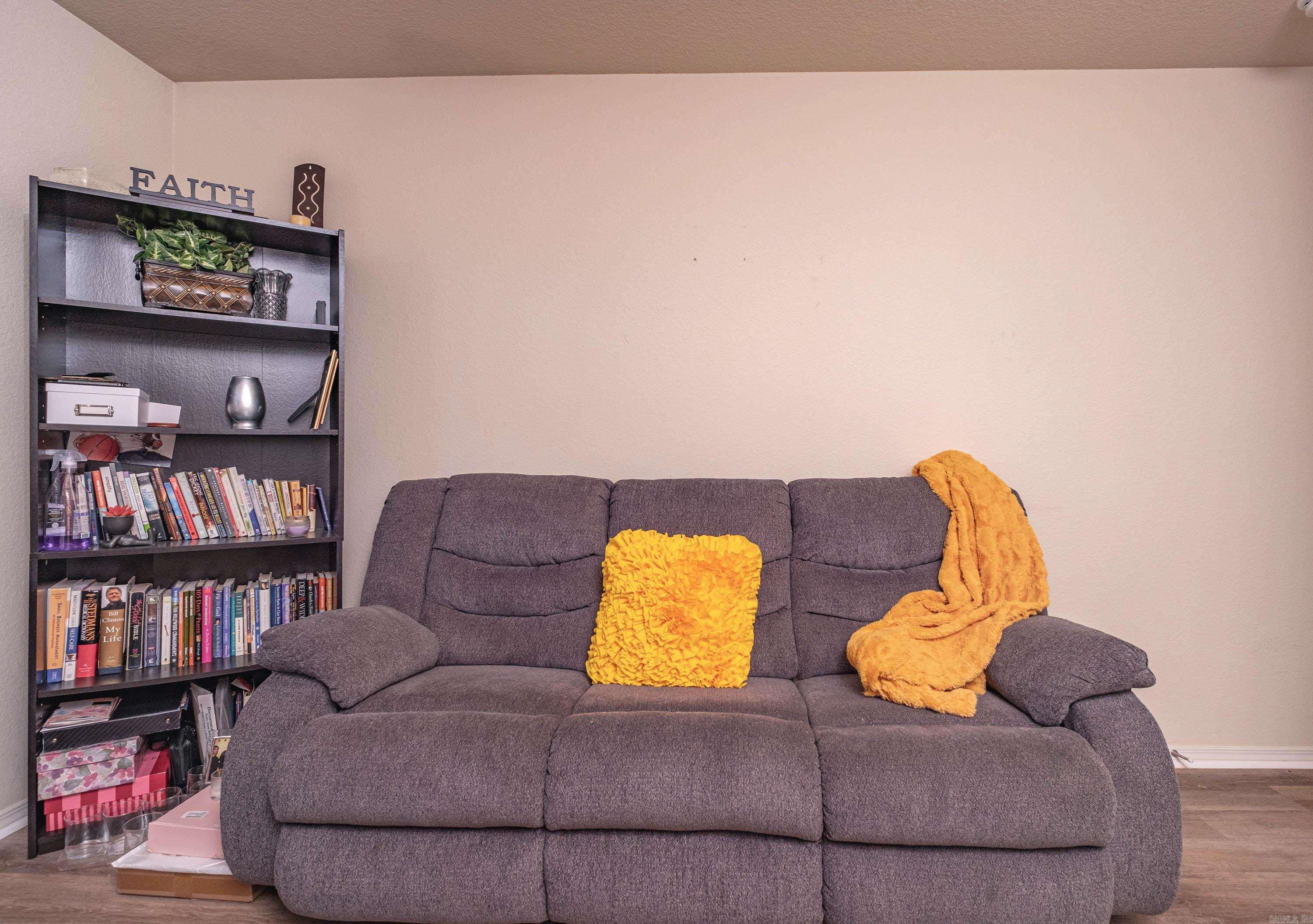 PARKWAY MEADOWS - Residential