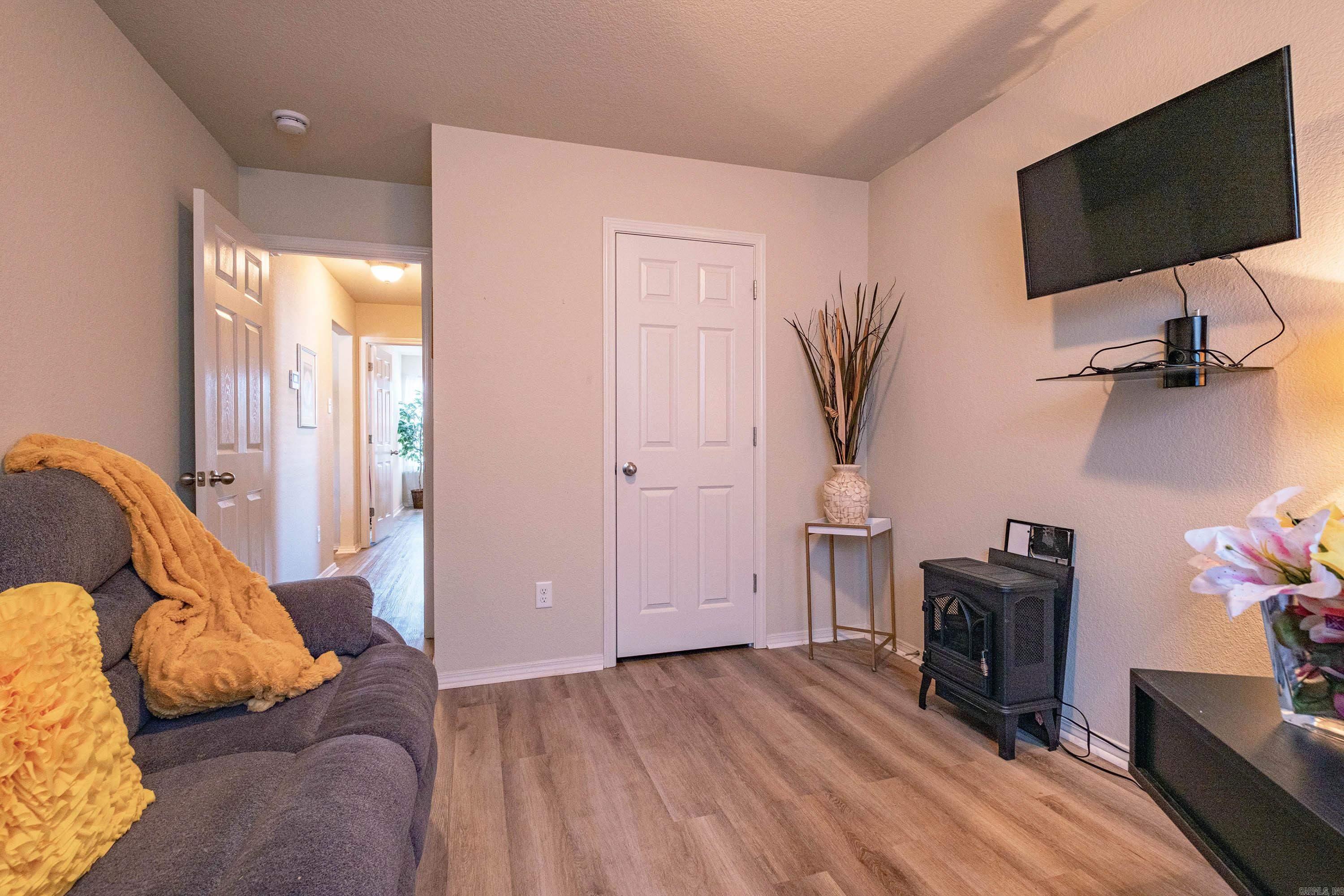 PARKWAY MEADOWS - Residential