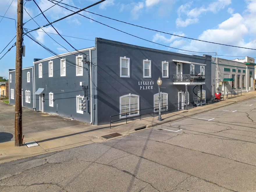 Great investment opportunity!  8 unit apartment complex consist of 2 studio apartments, 5 -2 bedroom 1 bath, and 1- 3bedroom 2 bath with a private parking garage and a large extra lot for parking! 24 hour notice for all showings.